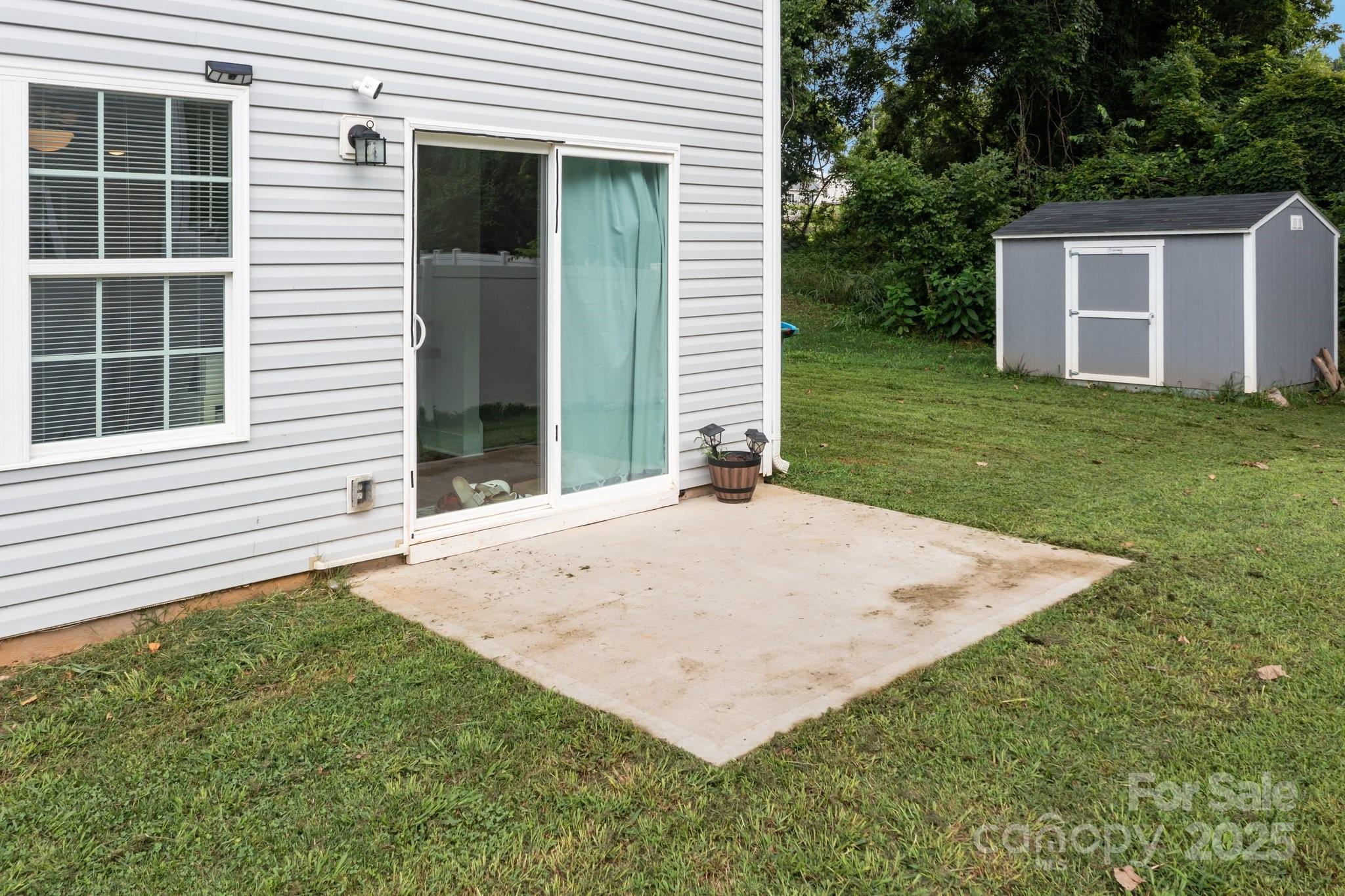 818 W Carolina Avenue — Bessemer City