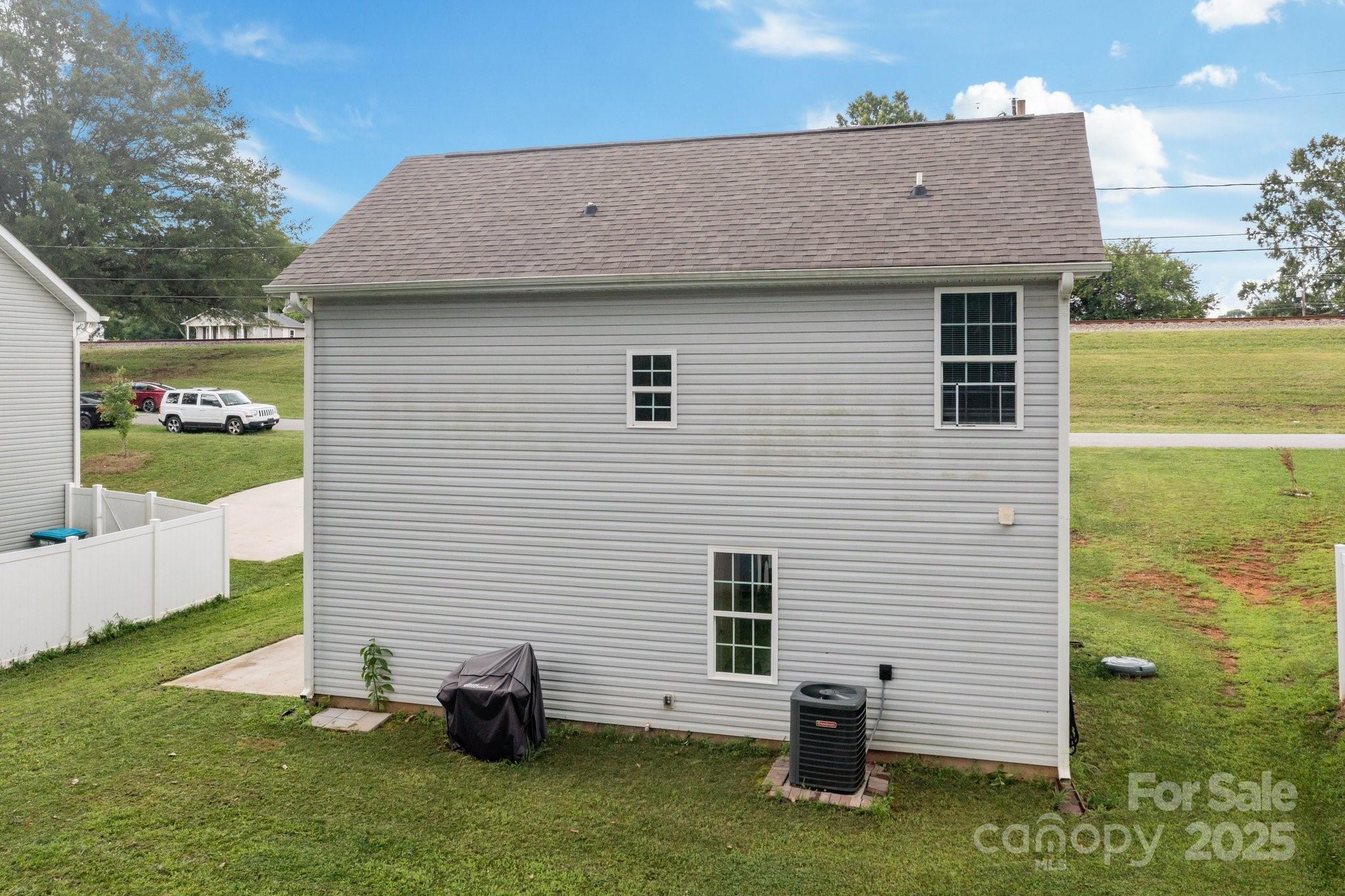 818 W Carolina Avenue — Bessemer City