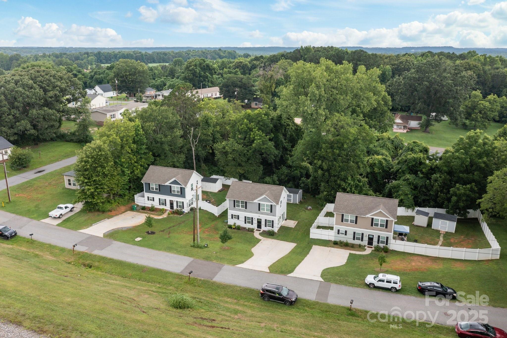 818 W Carolina Avenue — Bessemer City