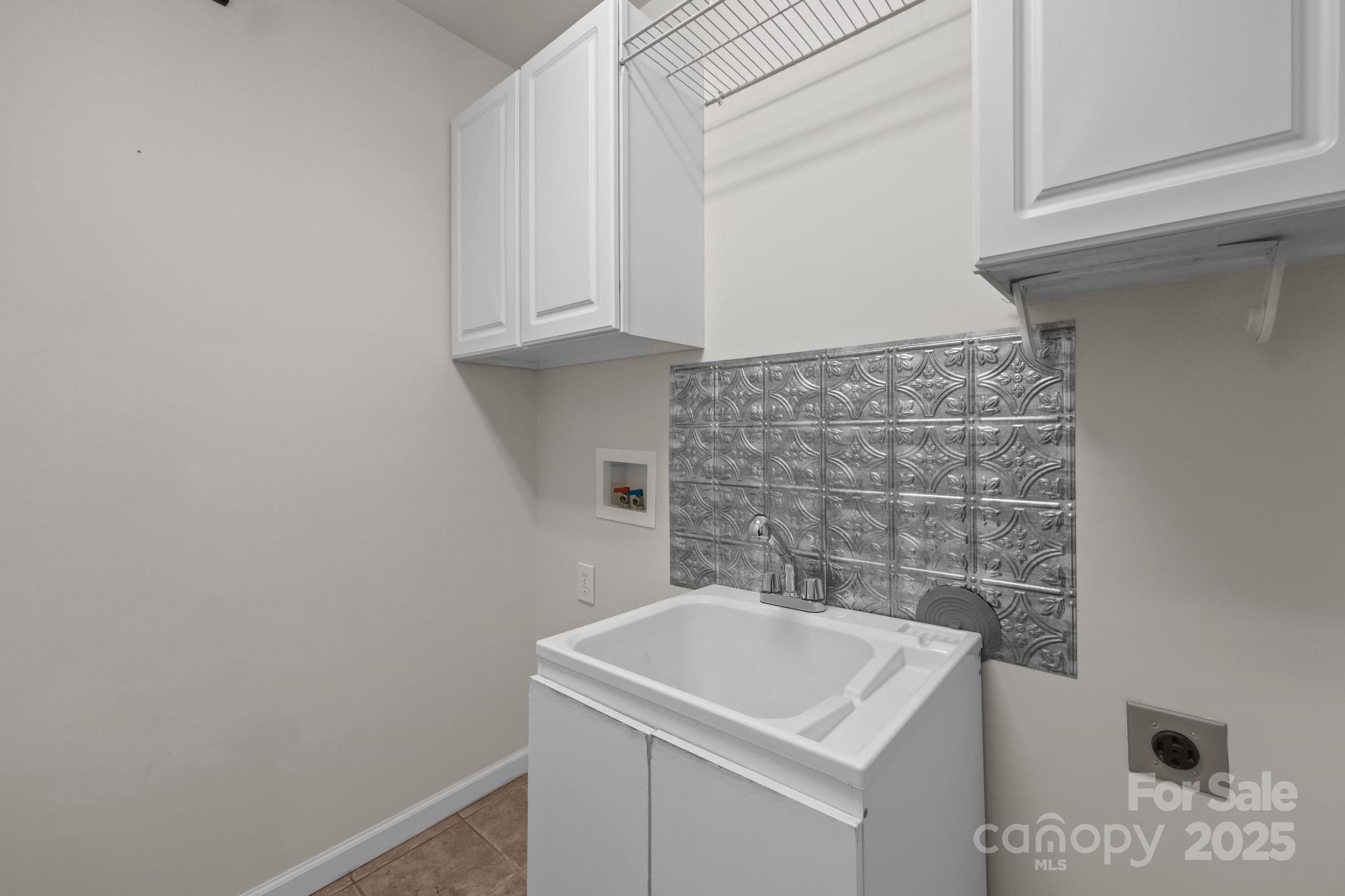 226 Brooks Farm Drive — Rockwell