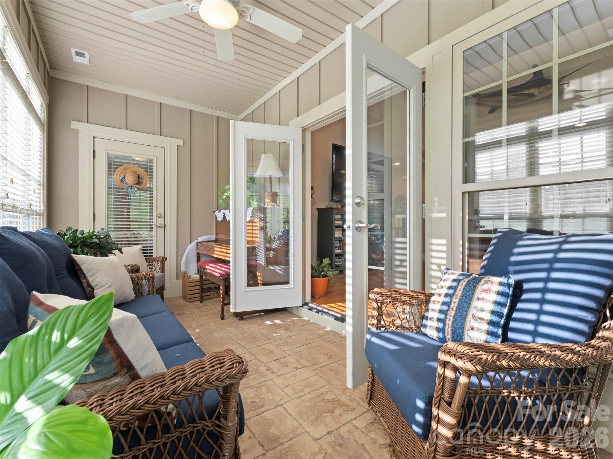 22 Florian Lane — Fletcher