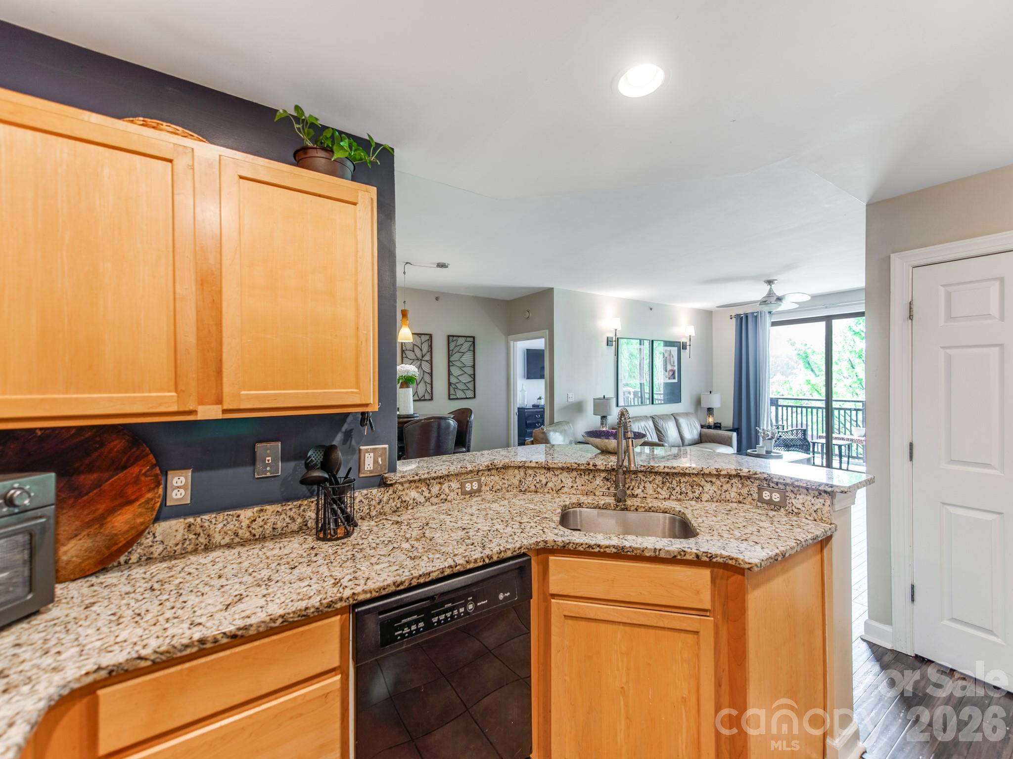 718 W Trade Street #414 — Charlotte