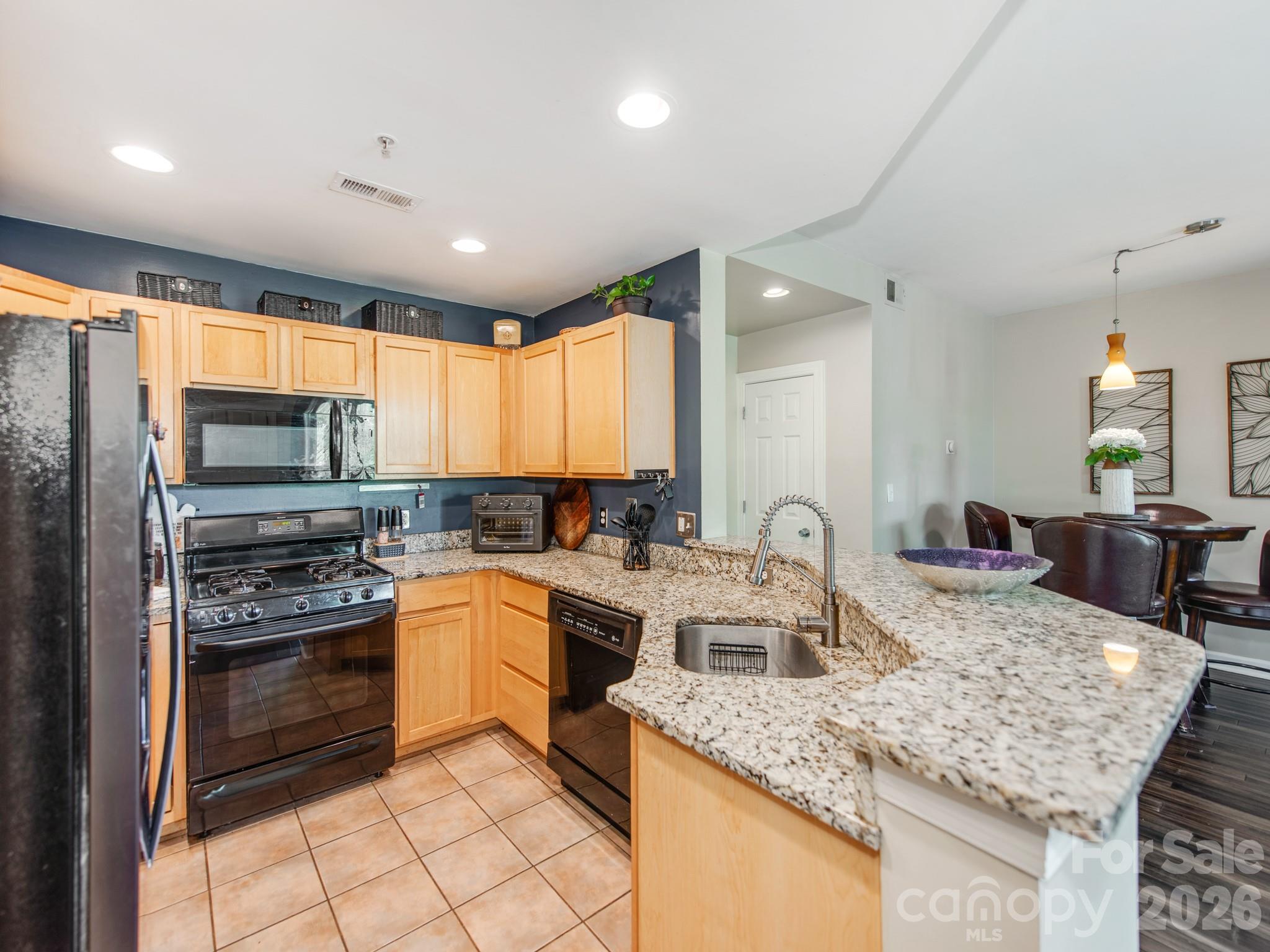 718 W Trade Street #414 — Charlotte