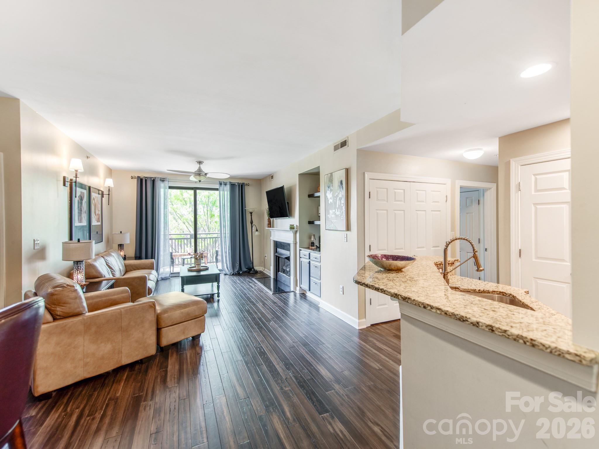 718 W Trade Street #414 — Charlotte