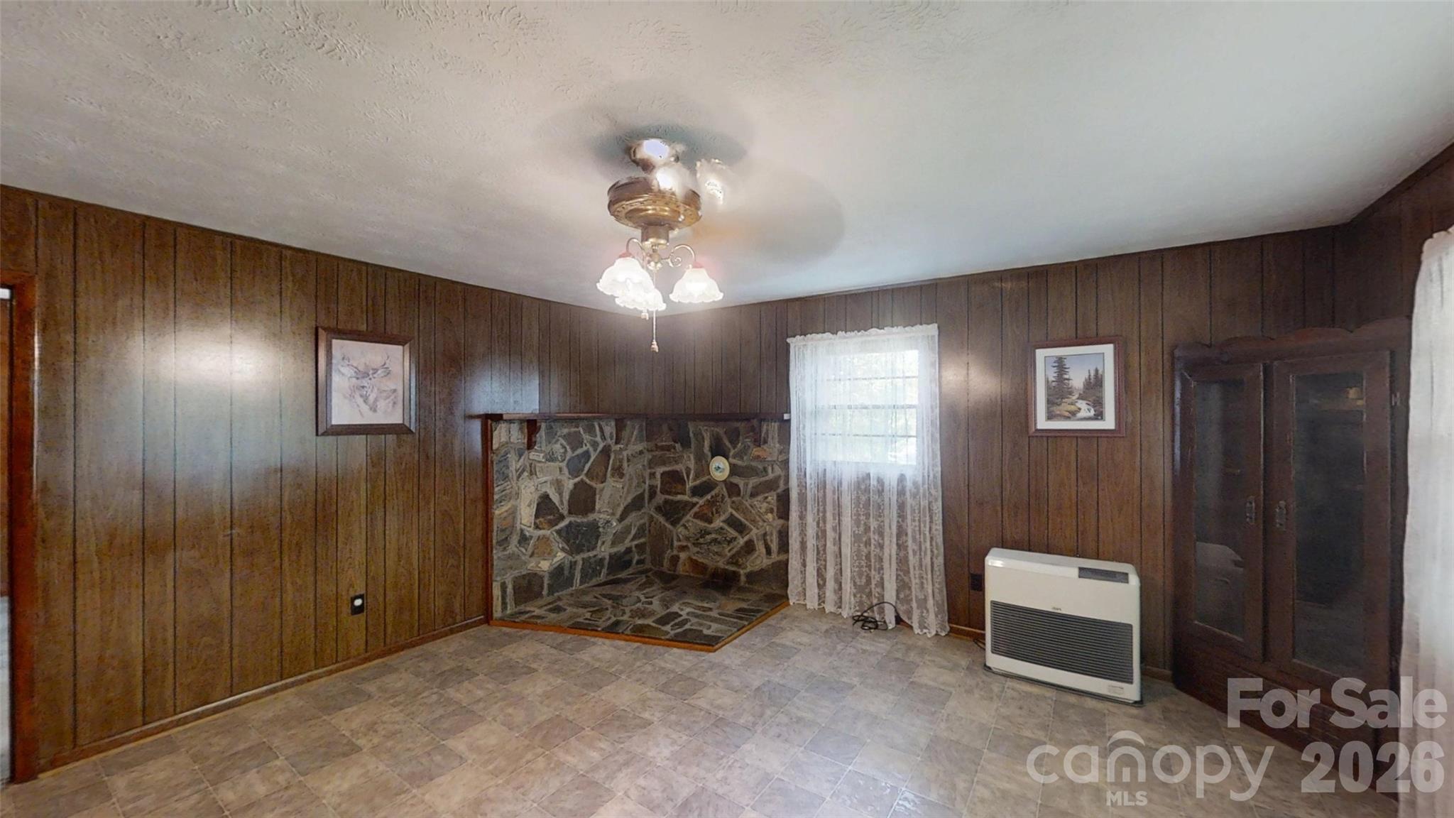 560 Bailey Mountain Road — Mars Hill