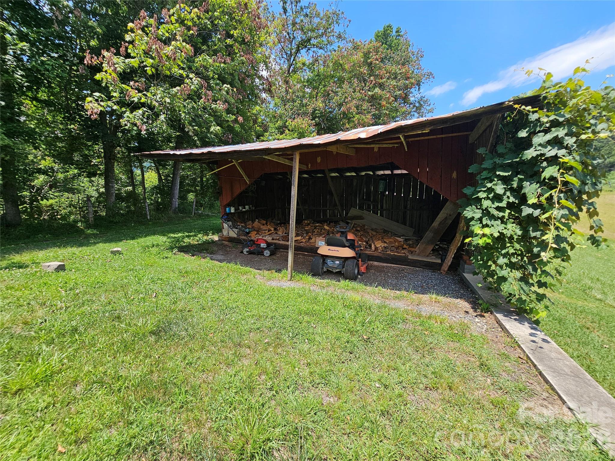 560 Bailey Mountain Road — Mars Hill