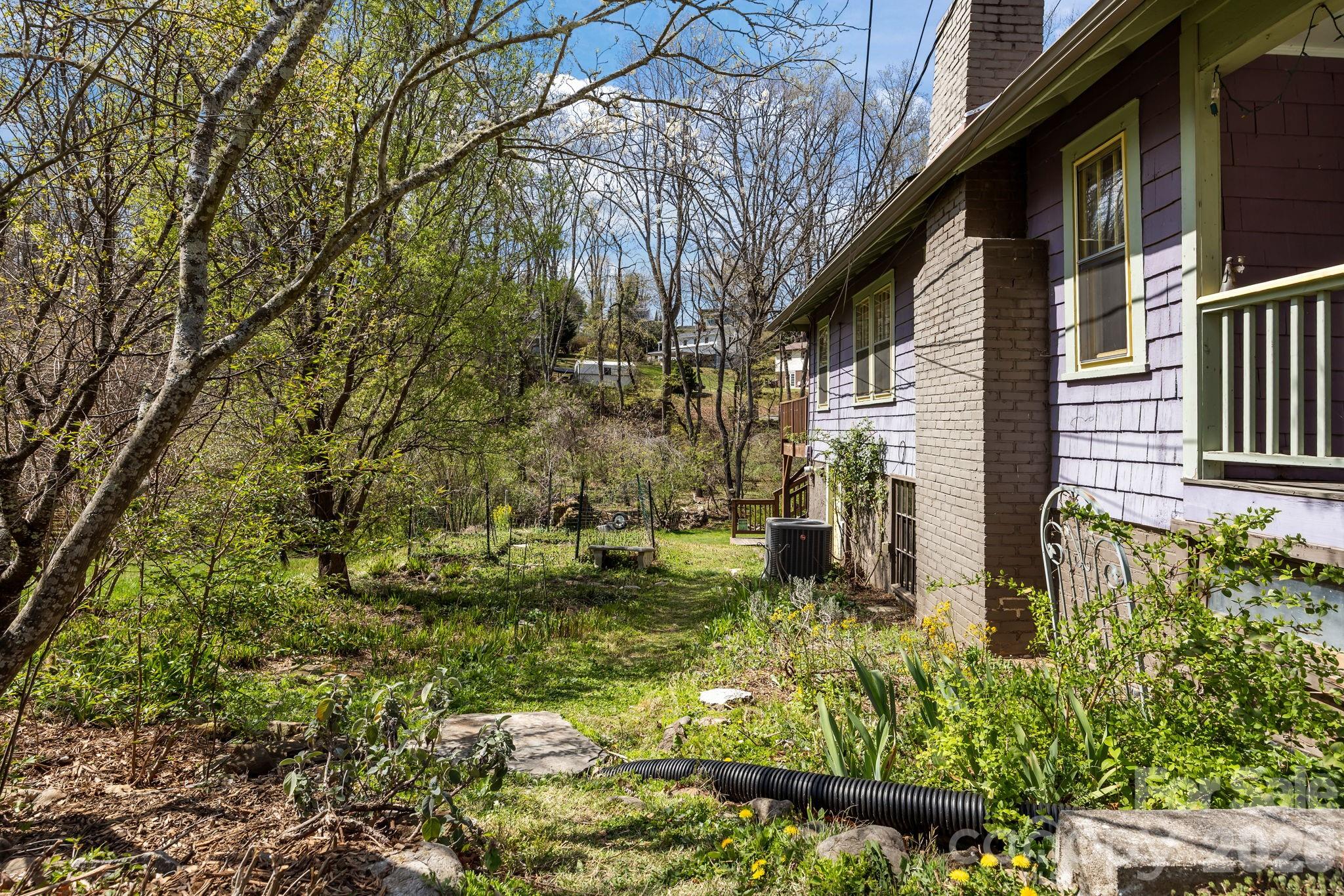 3 Manila Street — Asheville