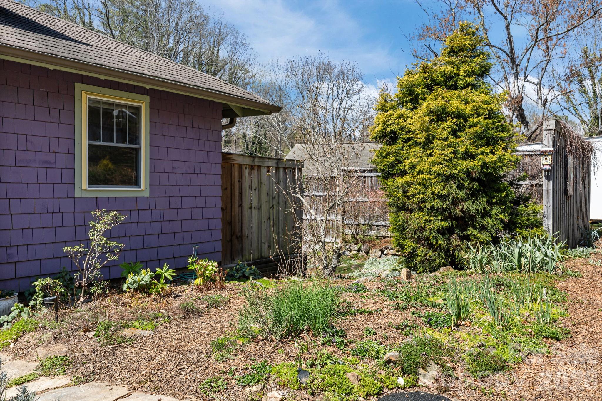 3 Manila Street — Asheville