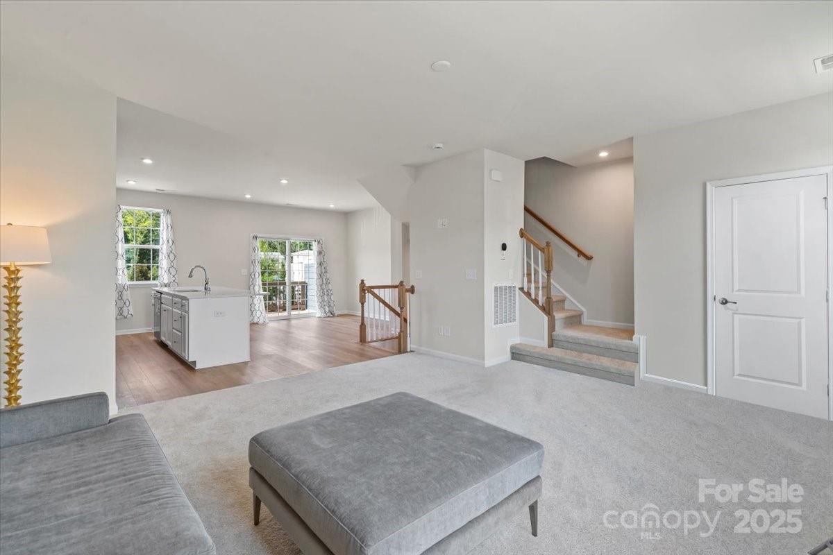 512 Whitehall Circle — Durham
