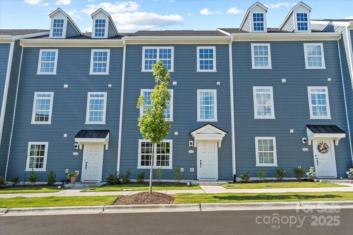 512 Whitehall Circle — Durham