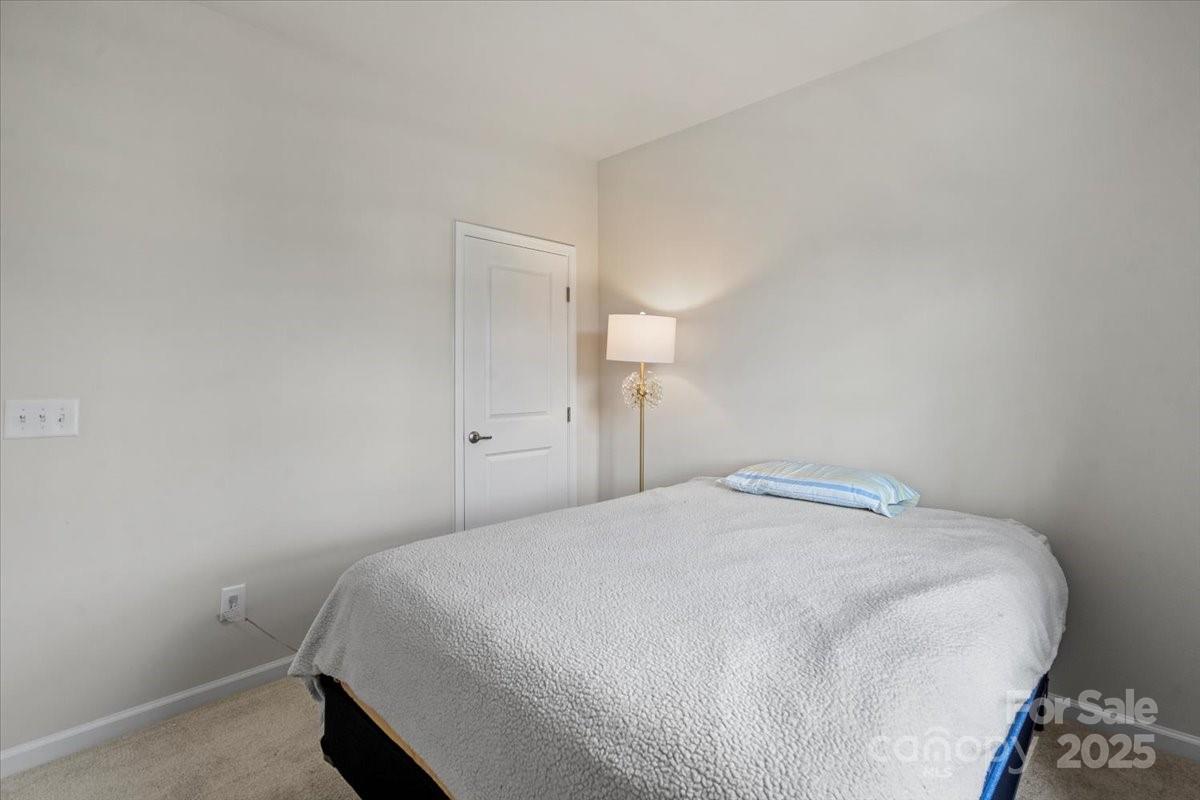 512 Whitehall Circle — Durham