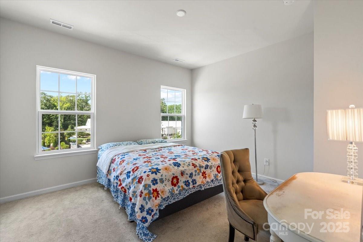 512 Whitehall Circle — Durham