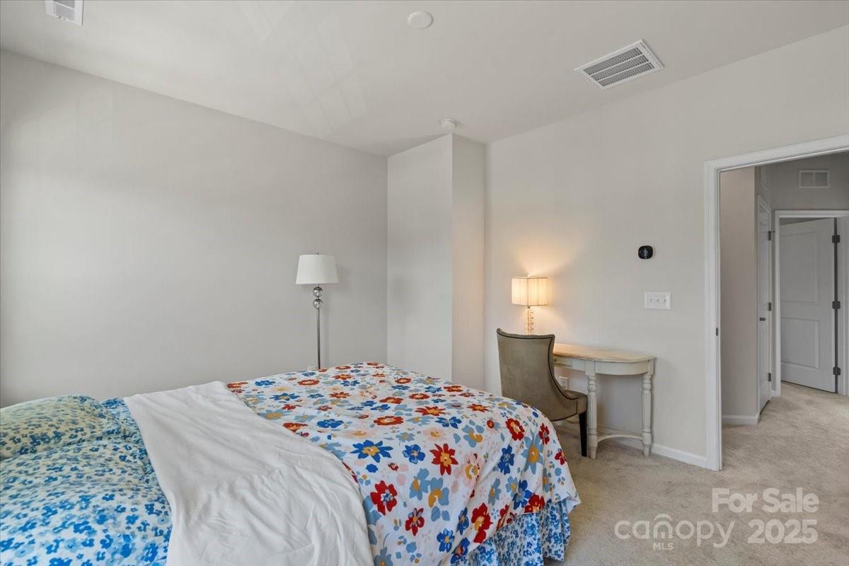 512 Whitehall Circle — Durham