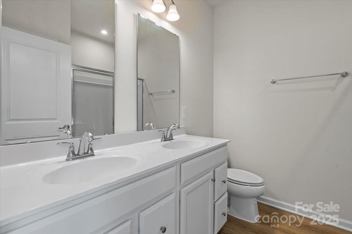 512 Whitehall Circle — Durham