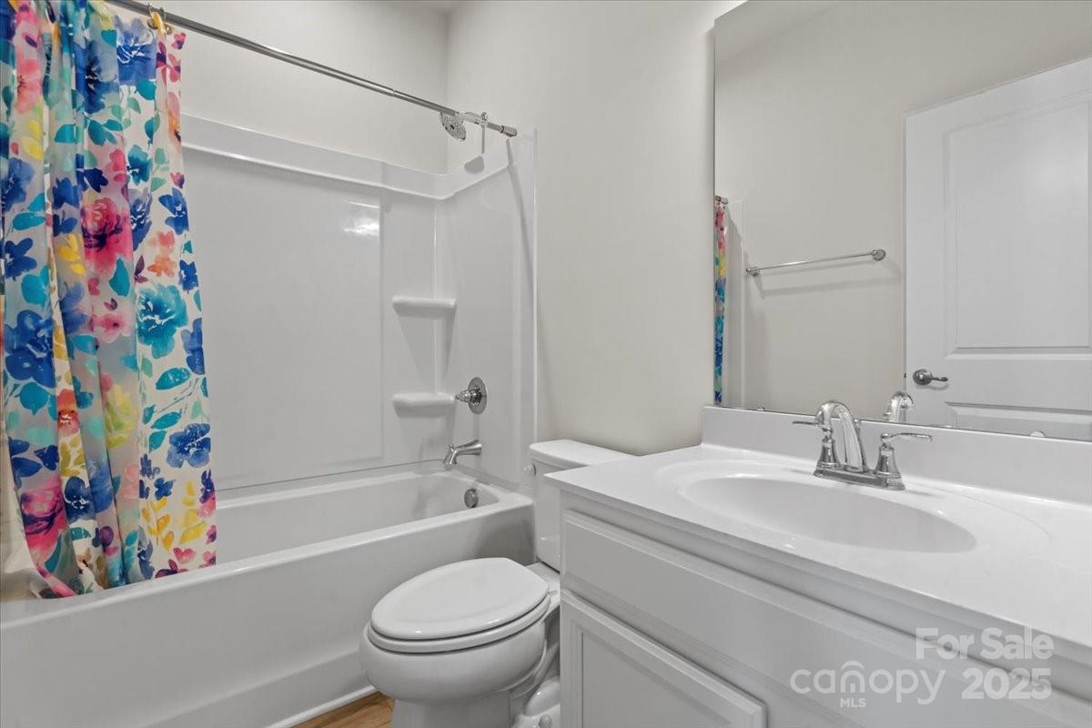 512 Whitehall Circle — Durham