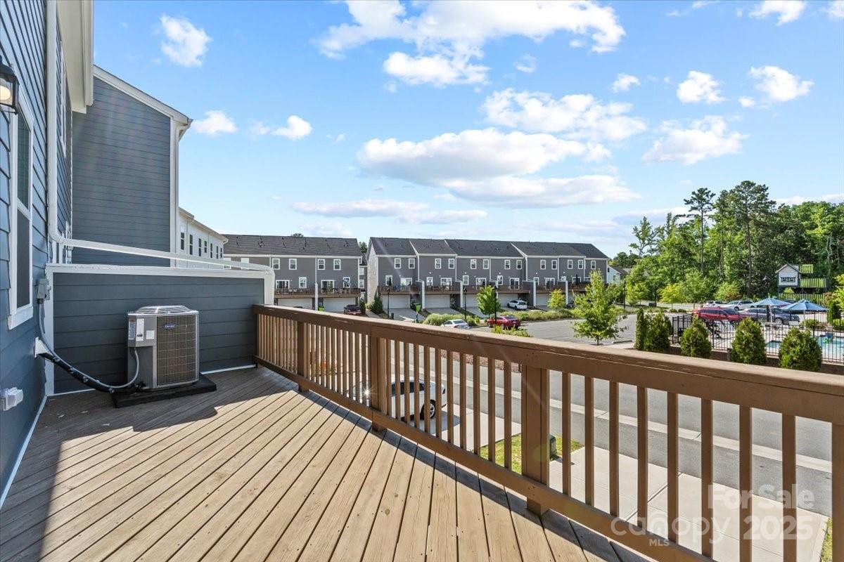512 Whitehall Circle — Durham