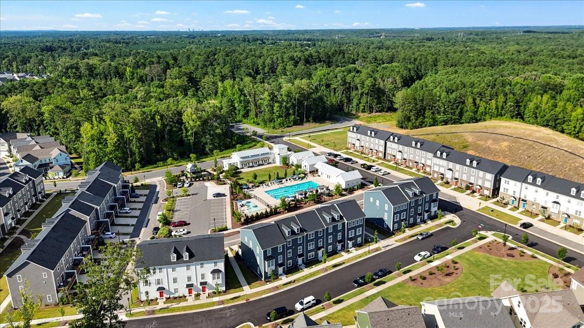 512 Whitehall Circle — Durham