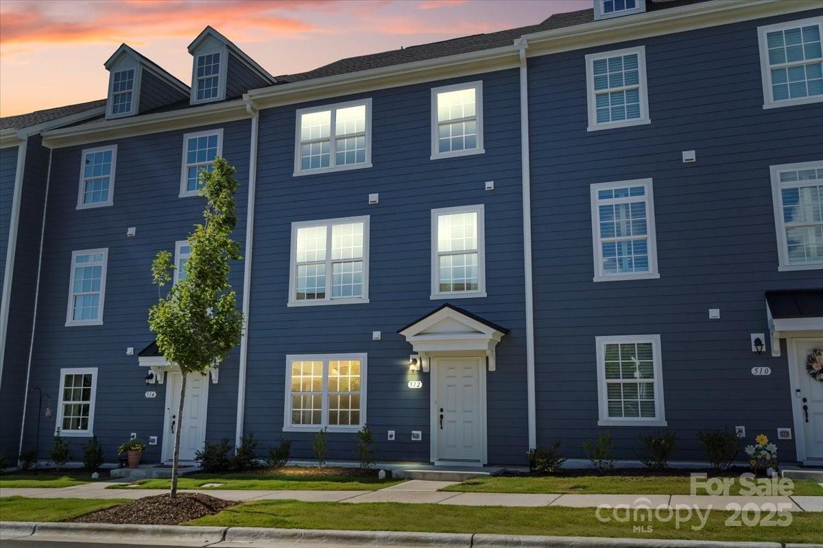 512 Whitehall Circle — Durham