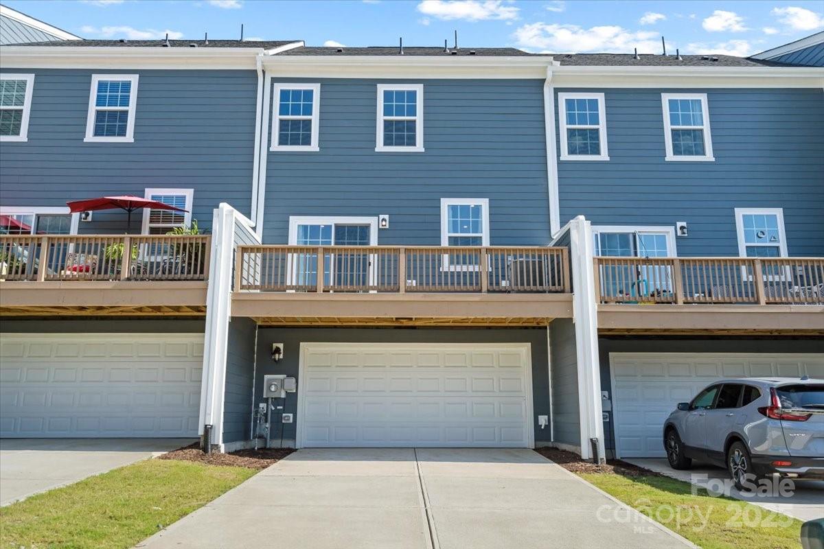 512 Whitehall Circle — Durham
