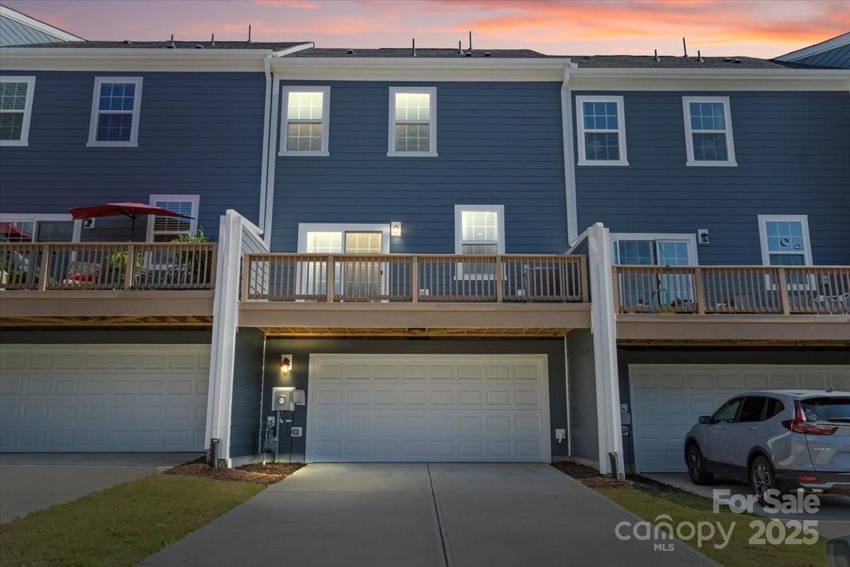 512 Whitehall Circle — Durham