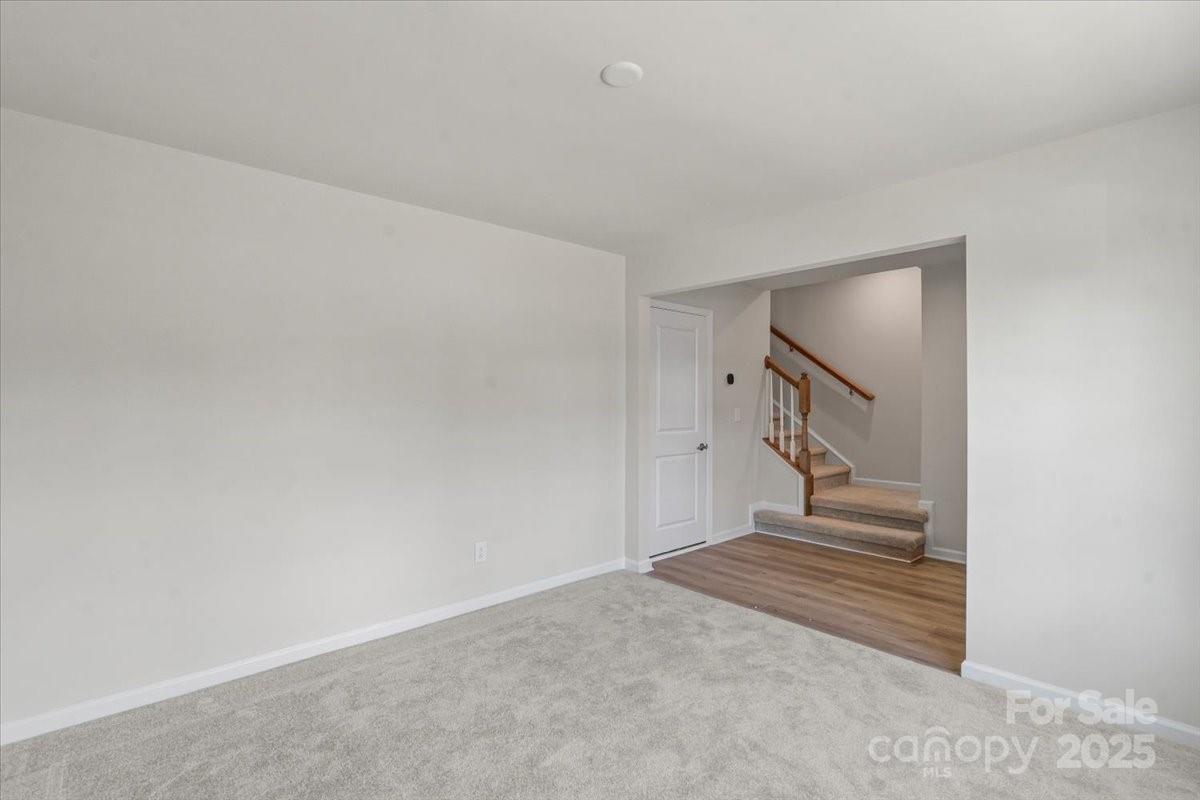 512 Whitehall Circle — Durham