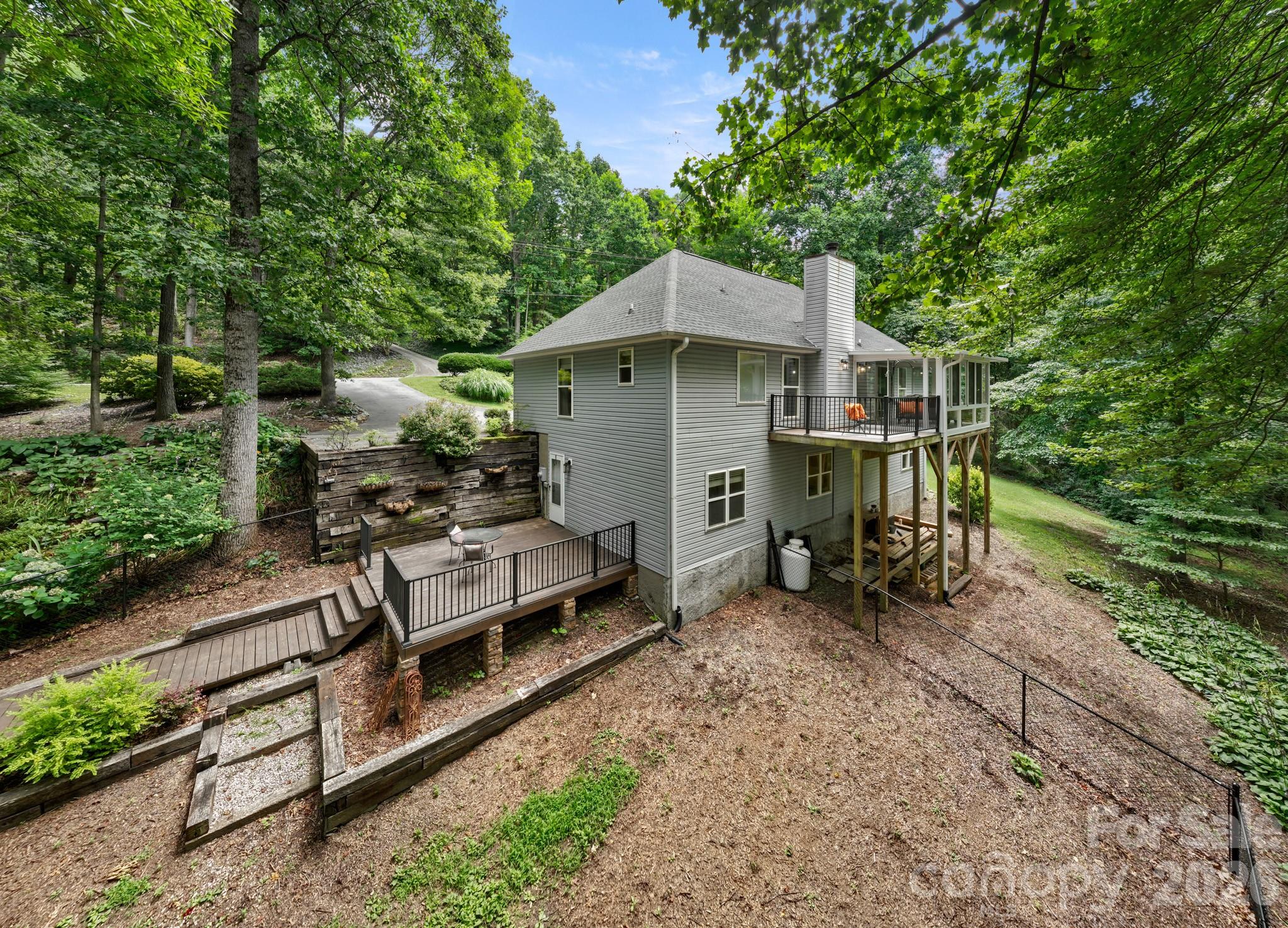 701 Salisbury Road — Hendersonville