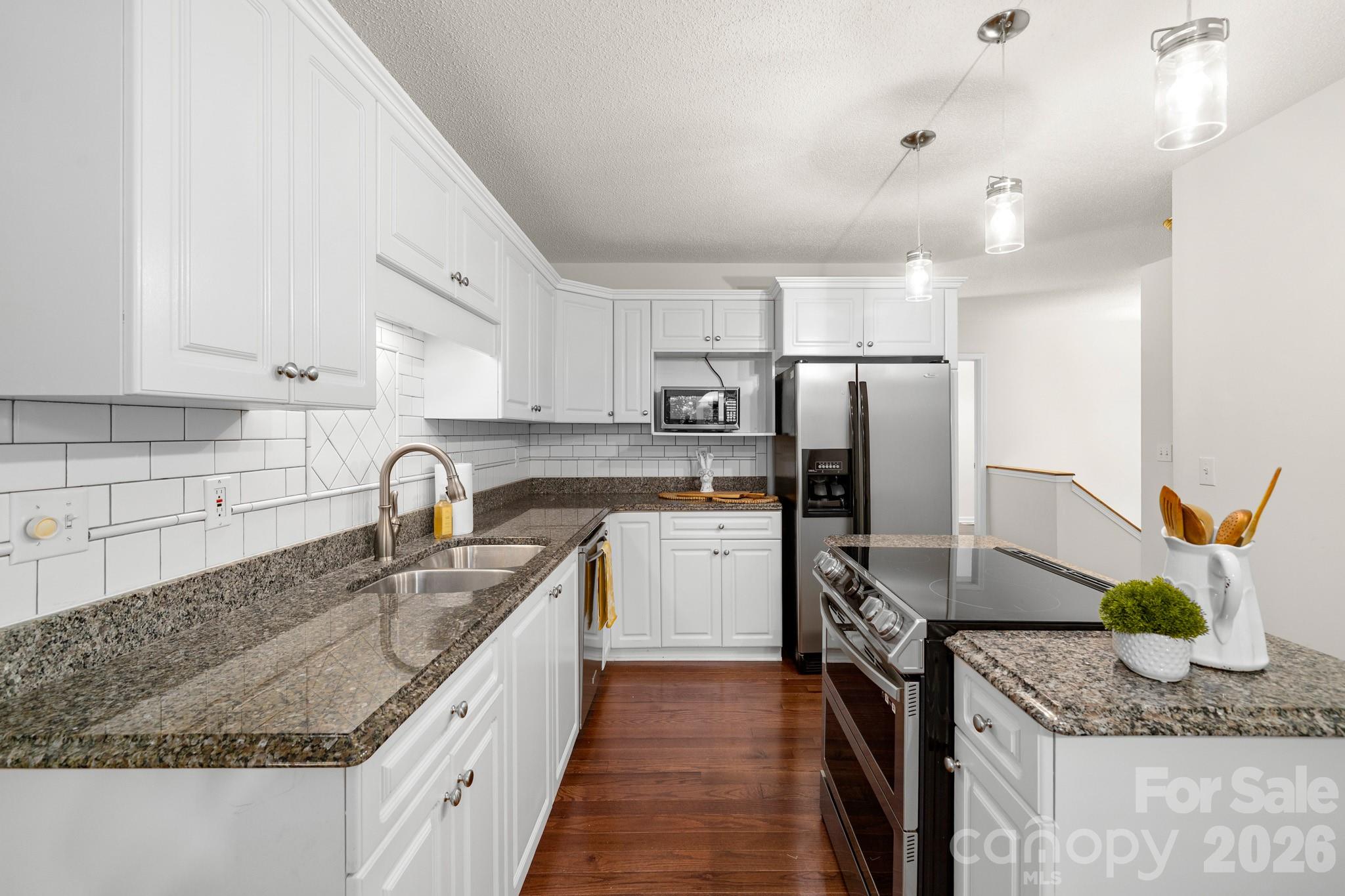 701 Salisbury Road — Hendersonville