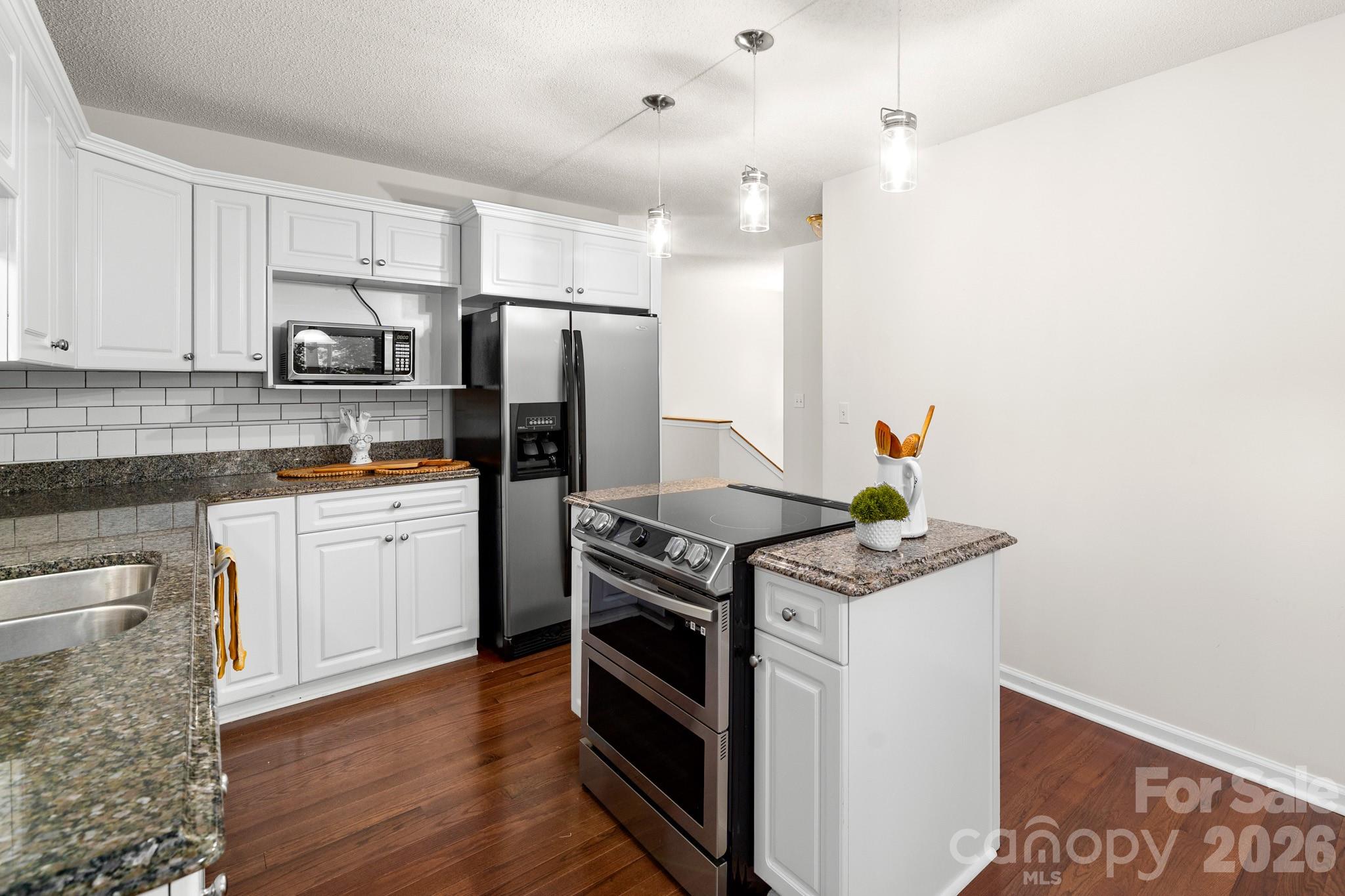 701 Salisbury Road — Hendersonville
