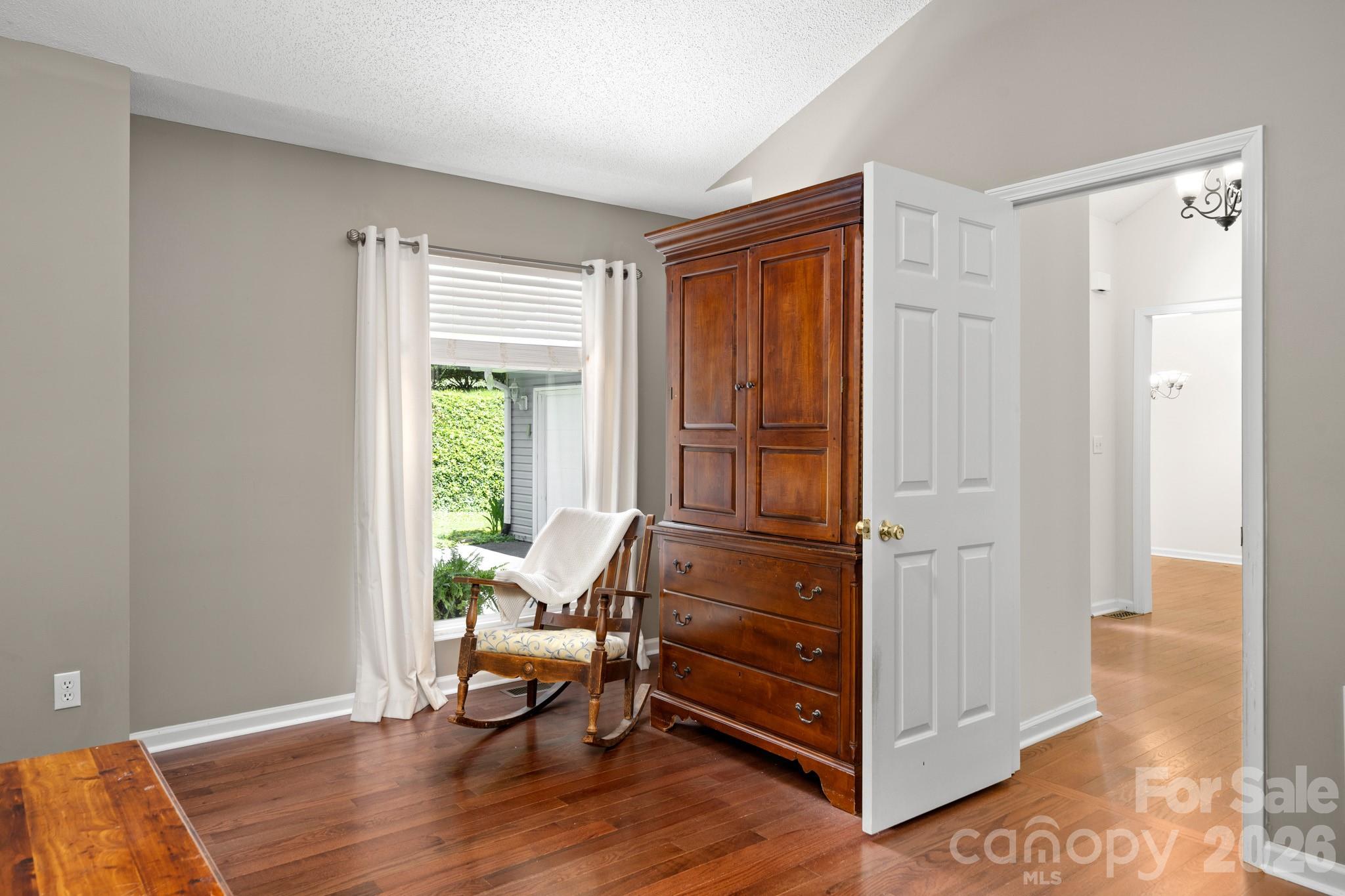 701 Salisbury Road — Hendersonville