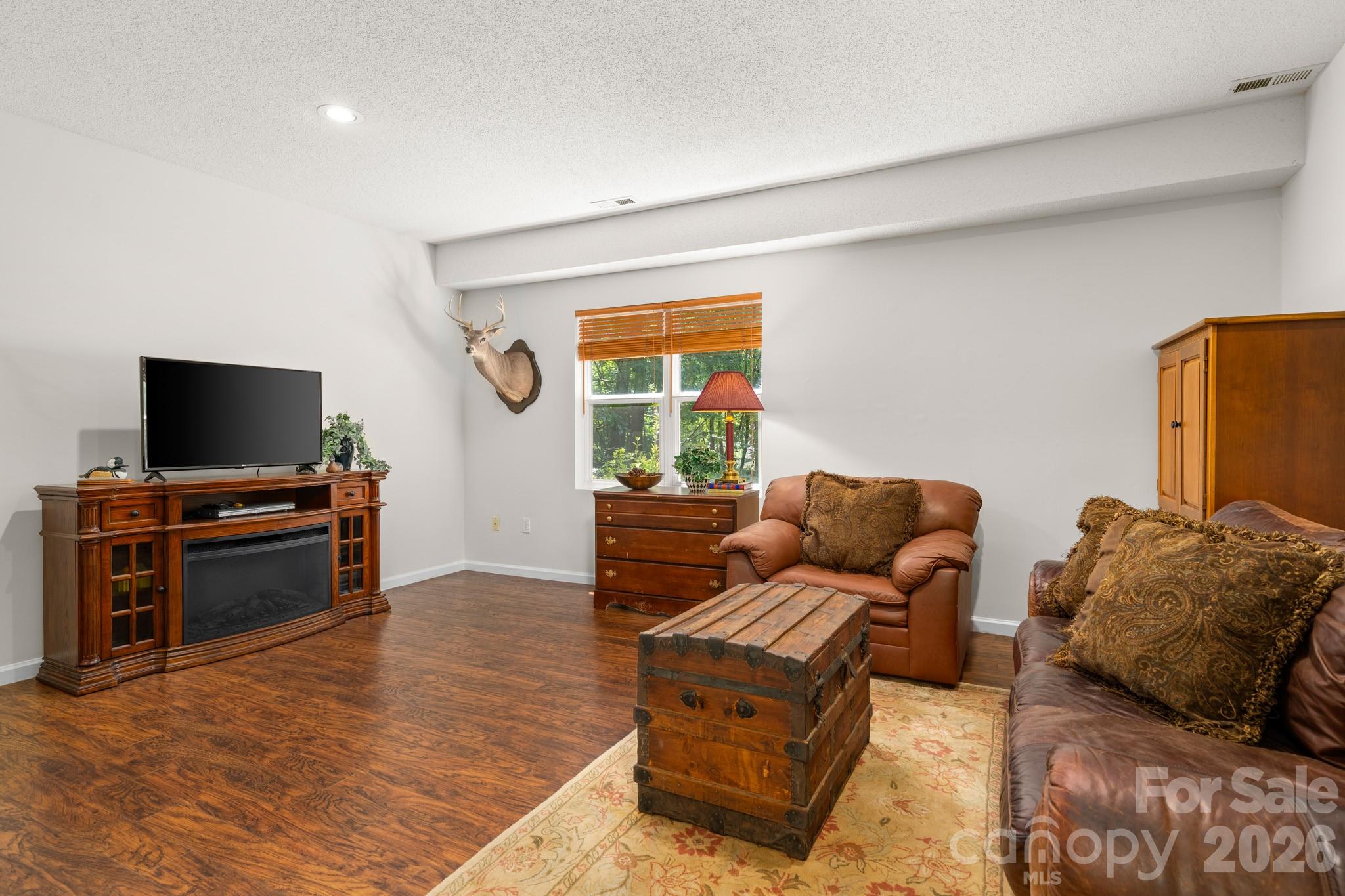 701 Salisbury Road — Hendersonville