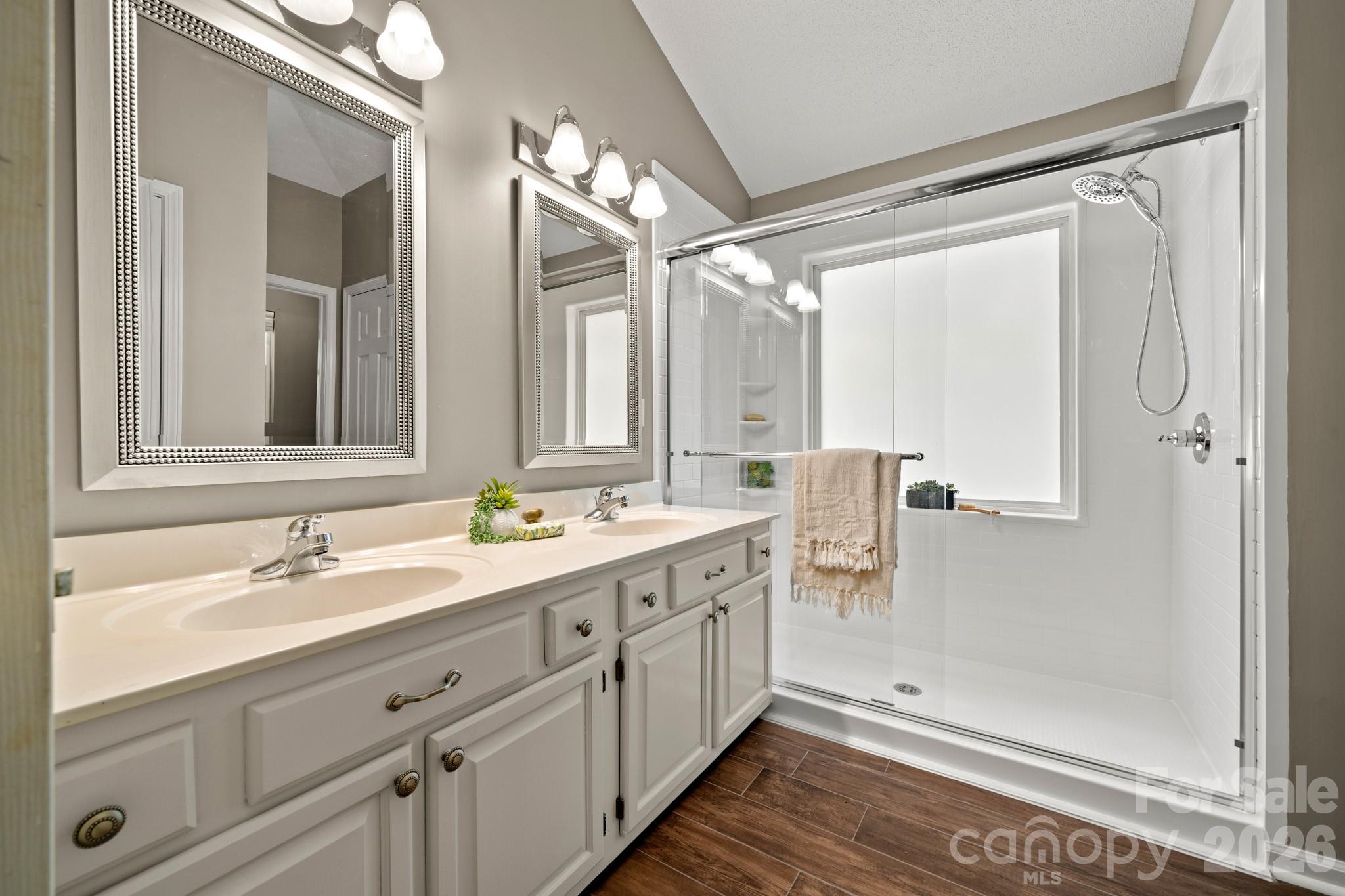 701 Salisbury Road — Hendersonville