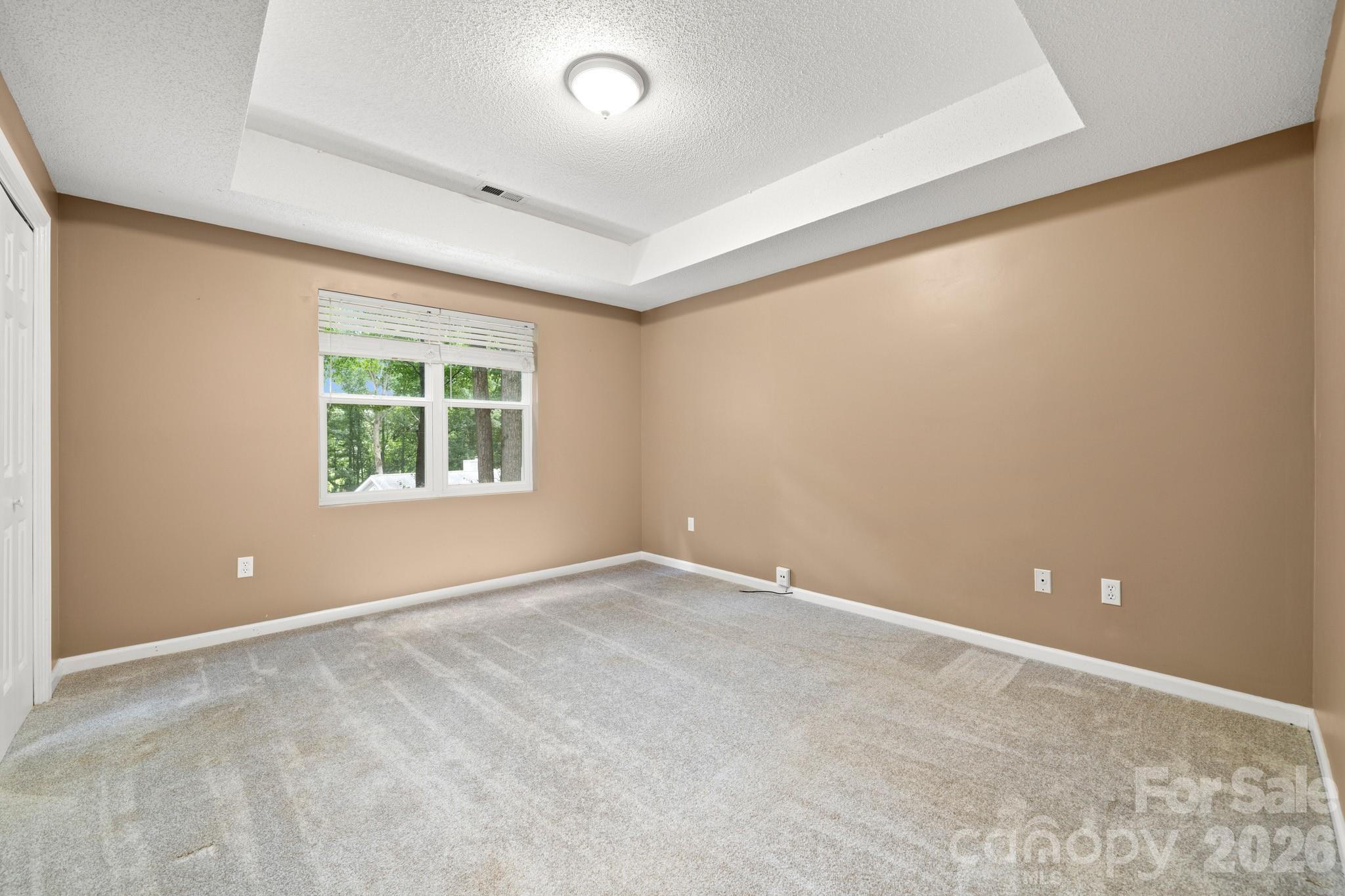 701 Salisbury Road — Hendersonville