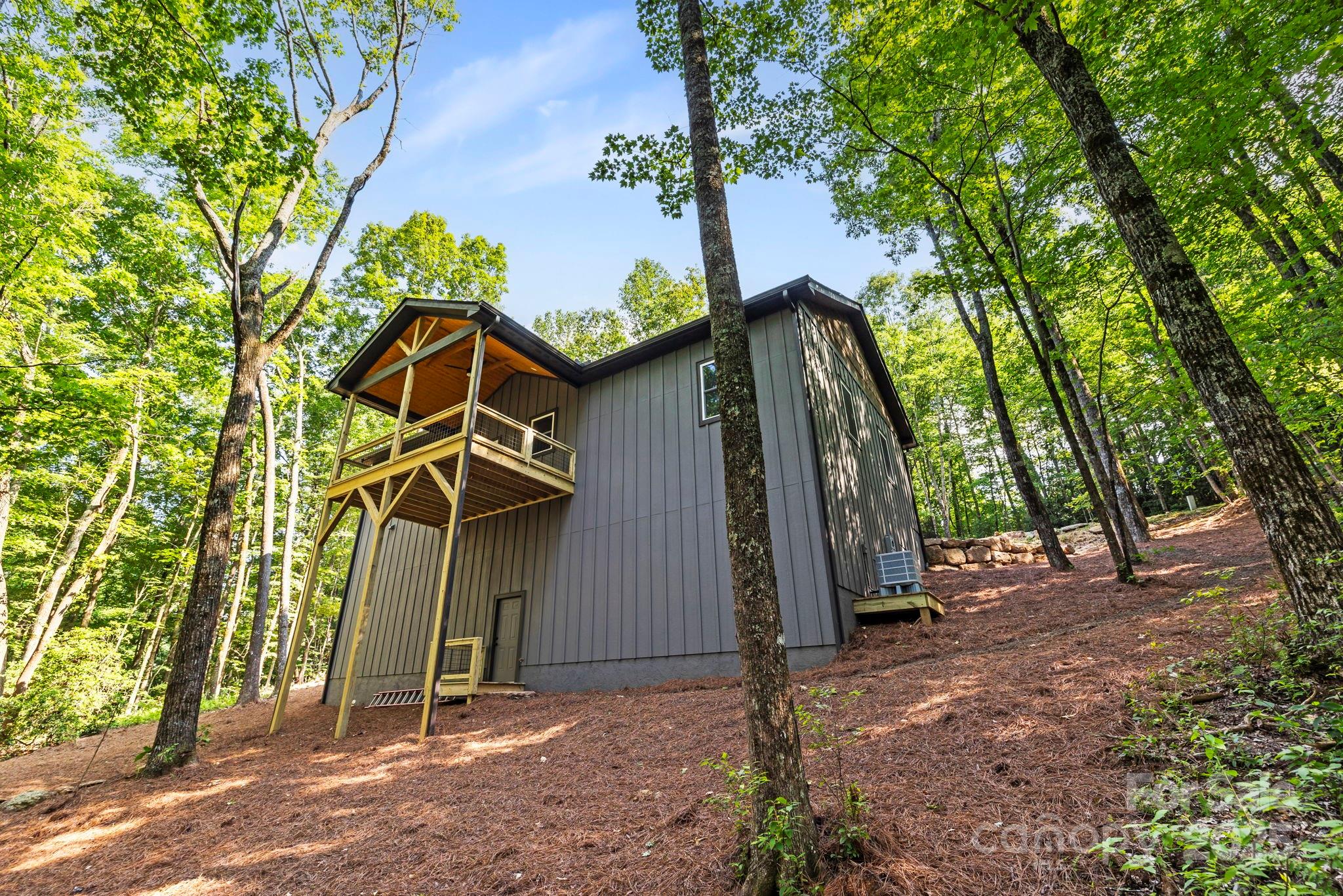 939 Rocky Mountain Road — Lake Toxaway