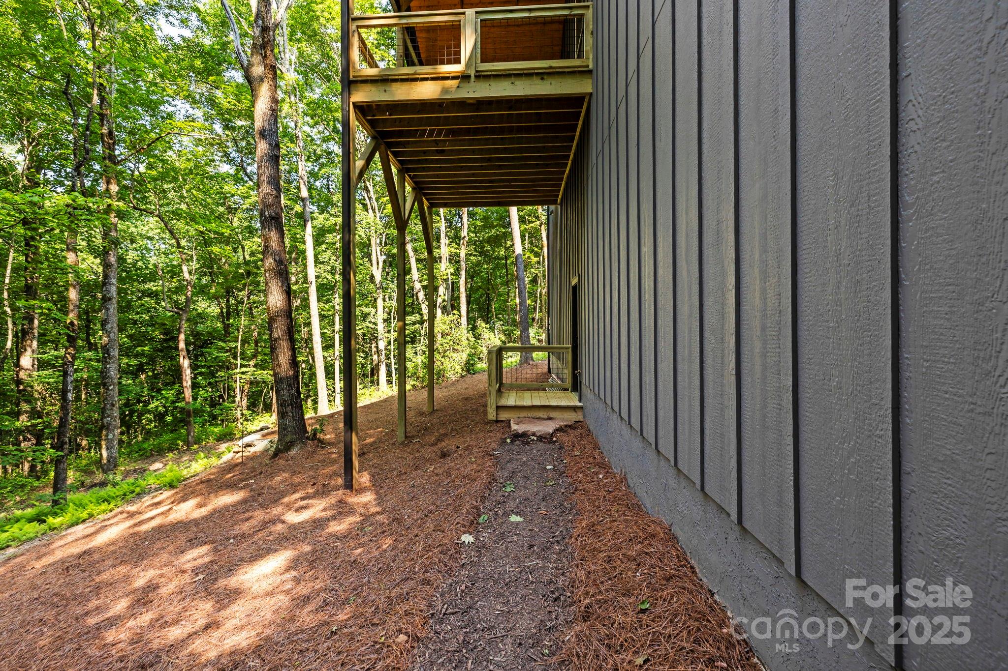 939 Rocky Mountain Road — Lake Toxaway