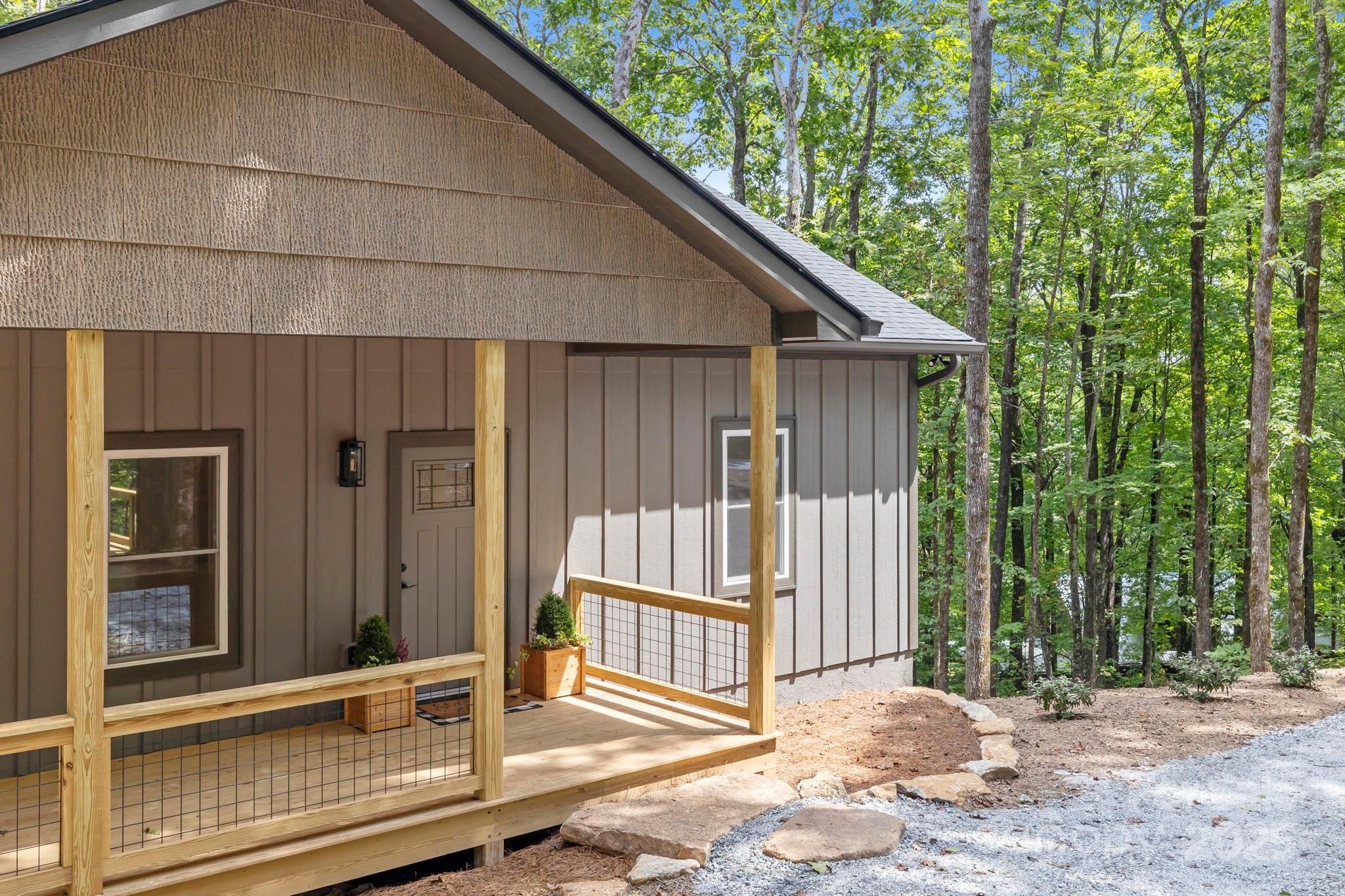 939 Rocky Mountain Road — Lake Toxaway
