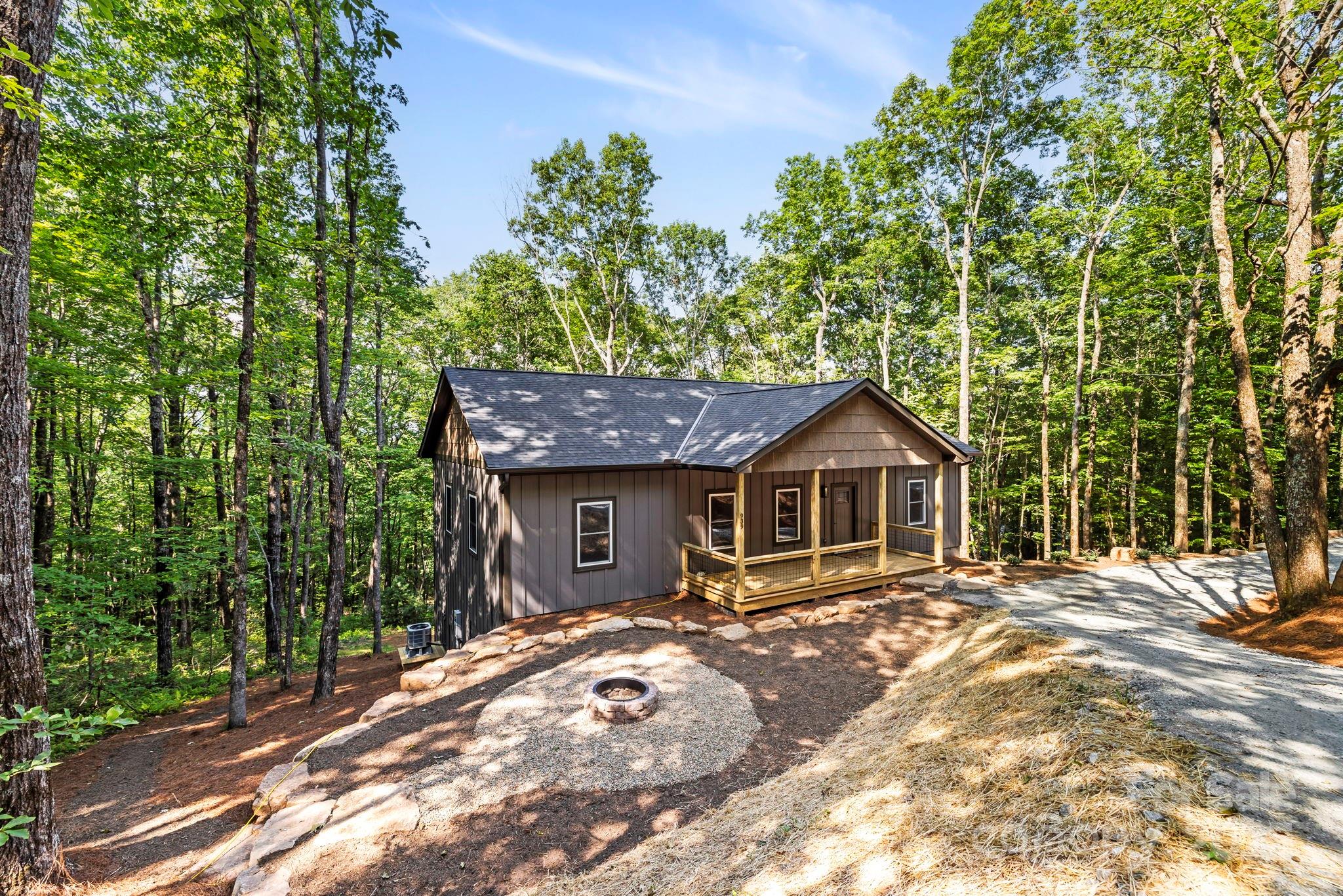 939 Rocky Mountain Road — Lake Toxaway