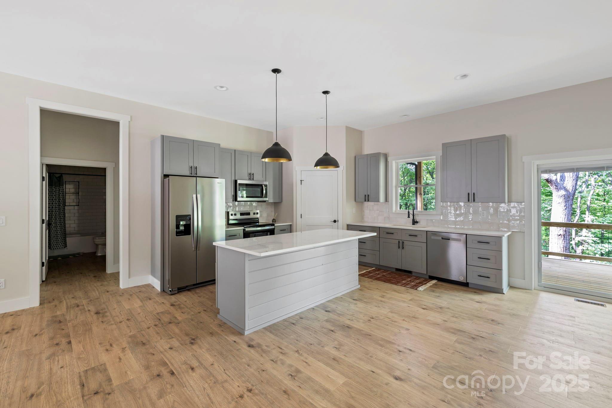 939 Rocky Mountain Road — Lake Toxaway
