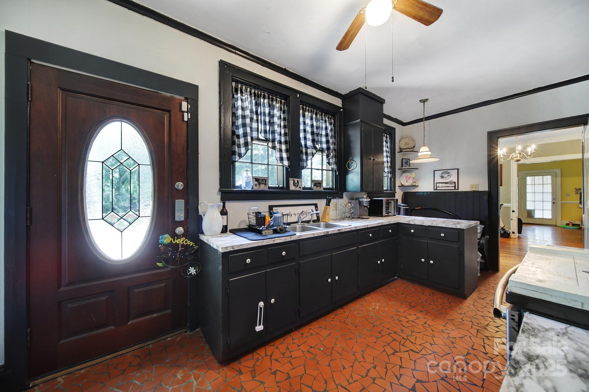 504 Chesterfield Avenue — Lancaster