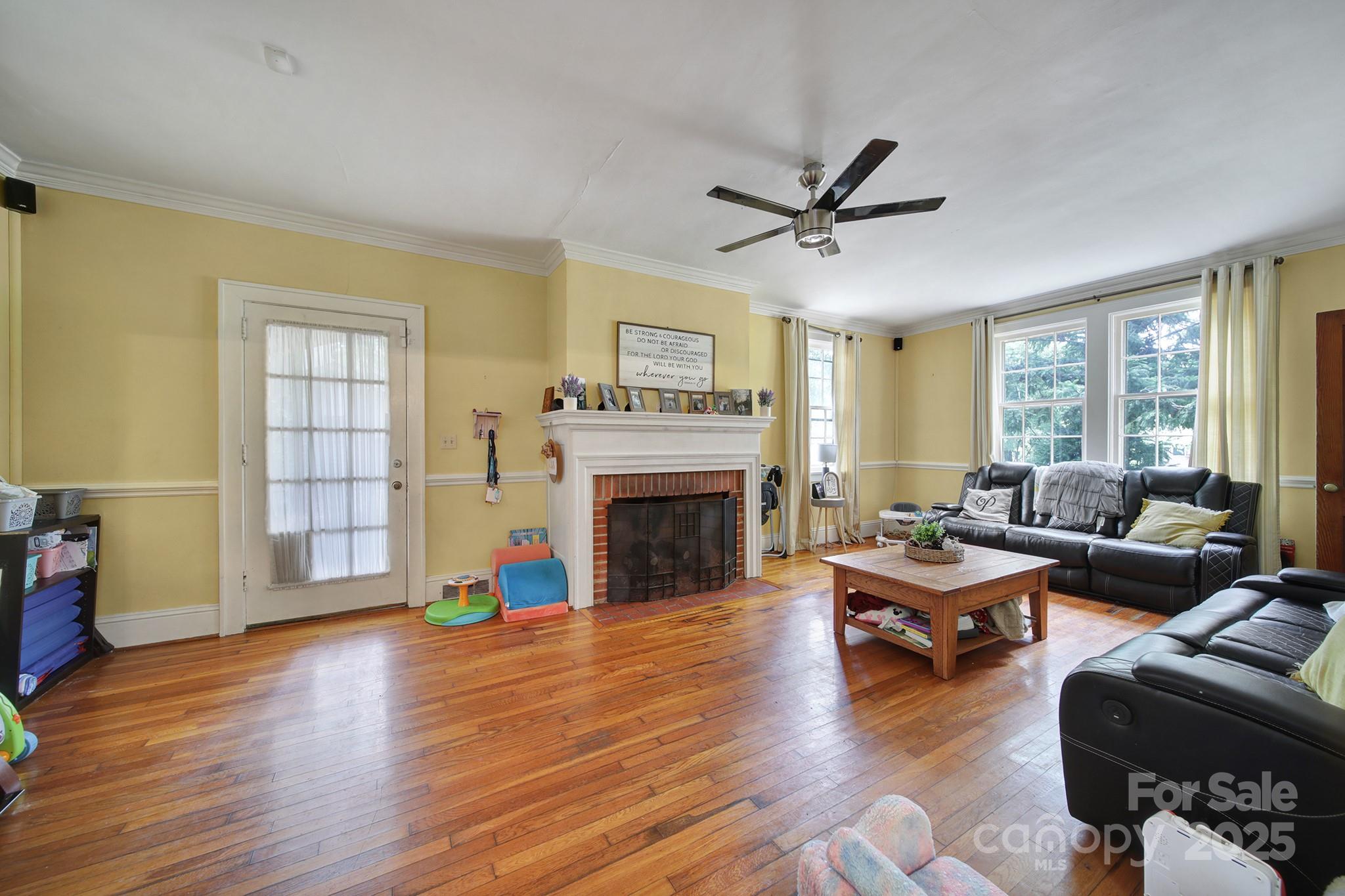 504 Chesterfield Avenue — Lancaster