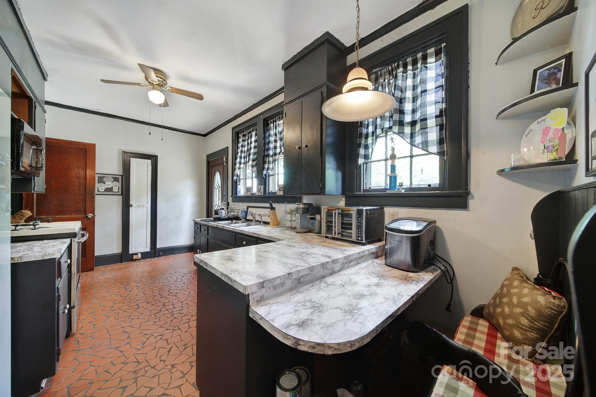 504 Chesterfield Avenue — Lancaster