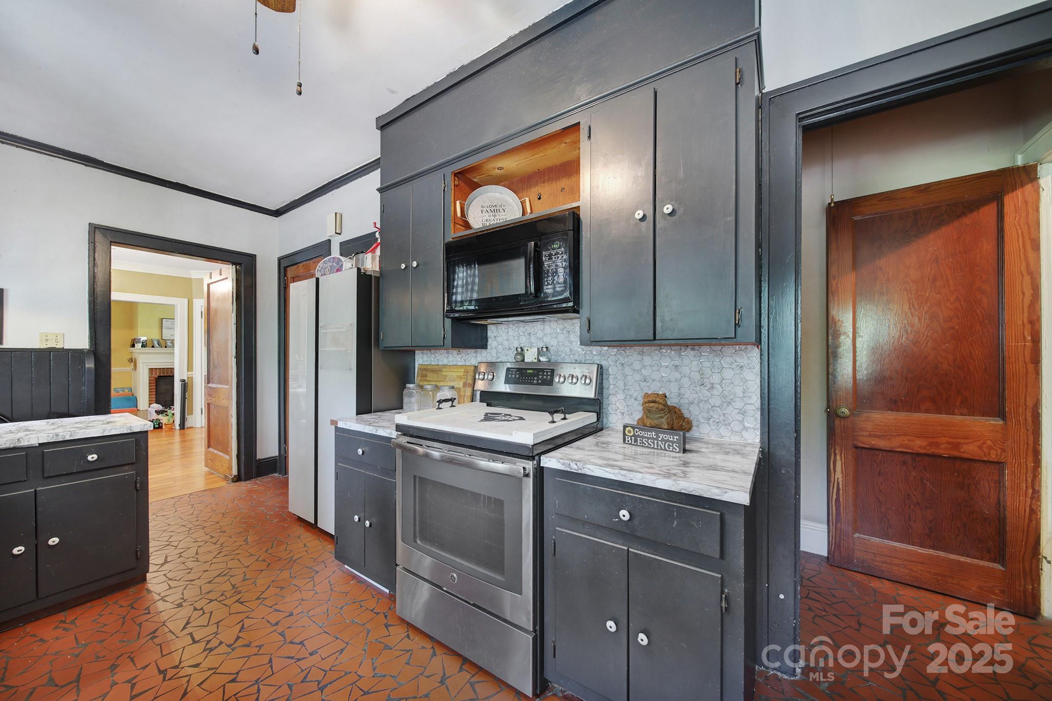 504 Chesterfield Avenue — Lancaster