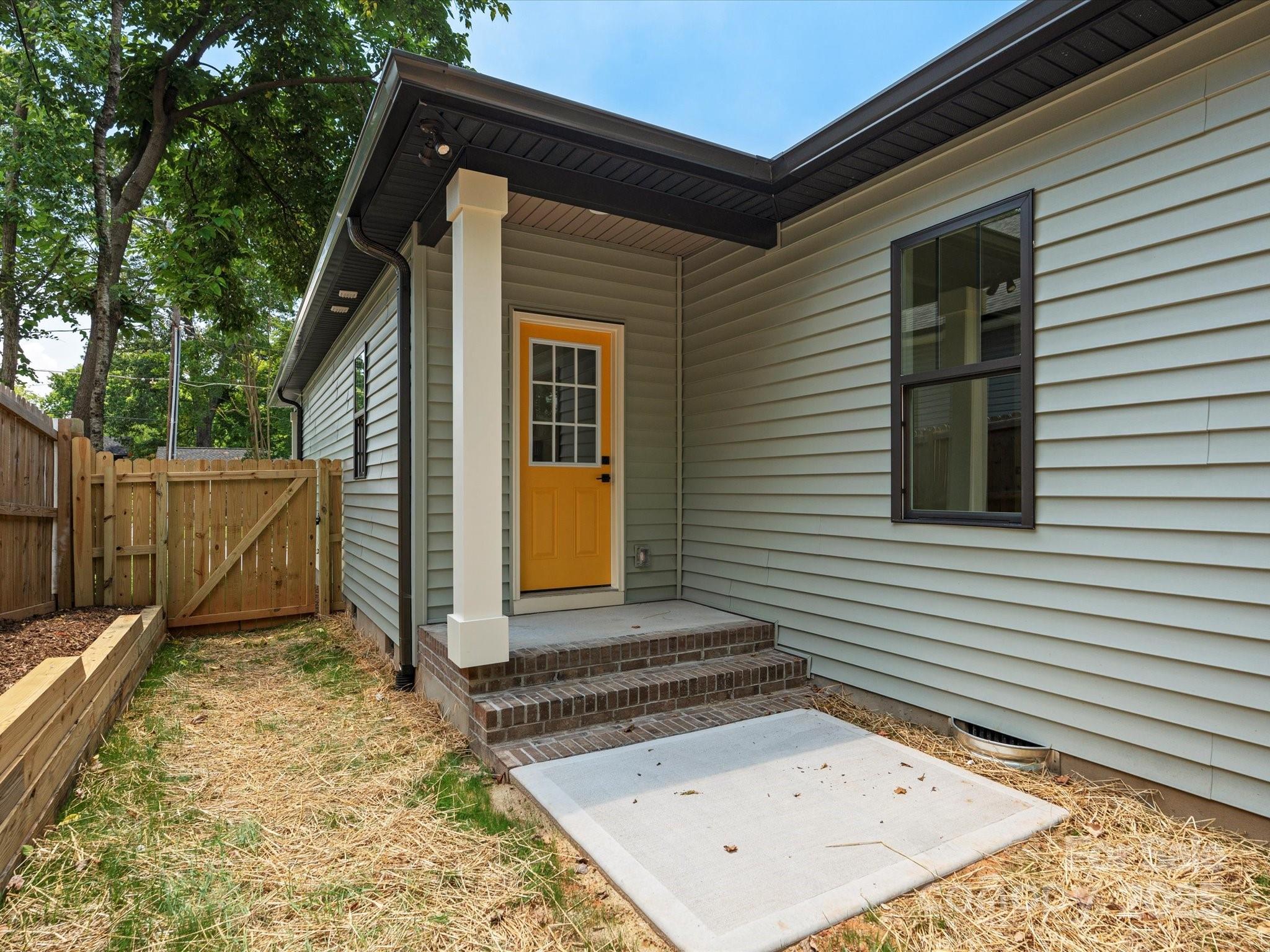 4113 Rutgers Avenue — Charlotte