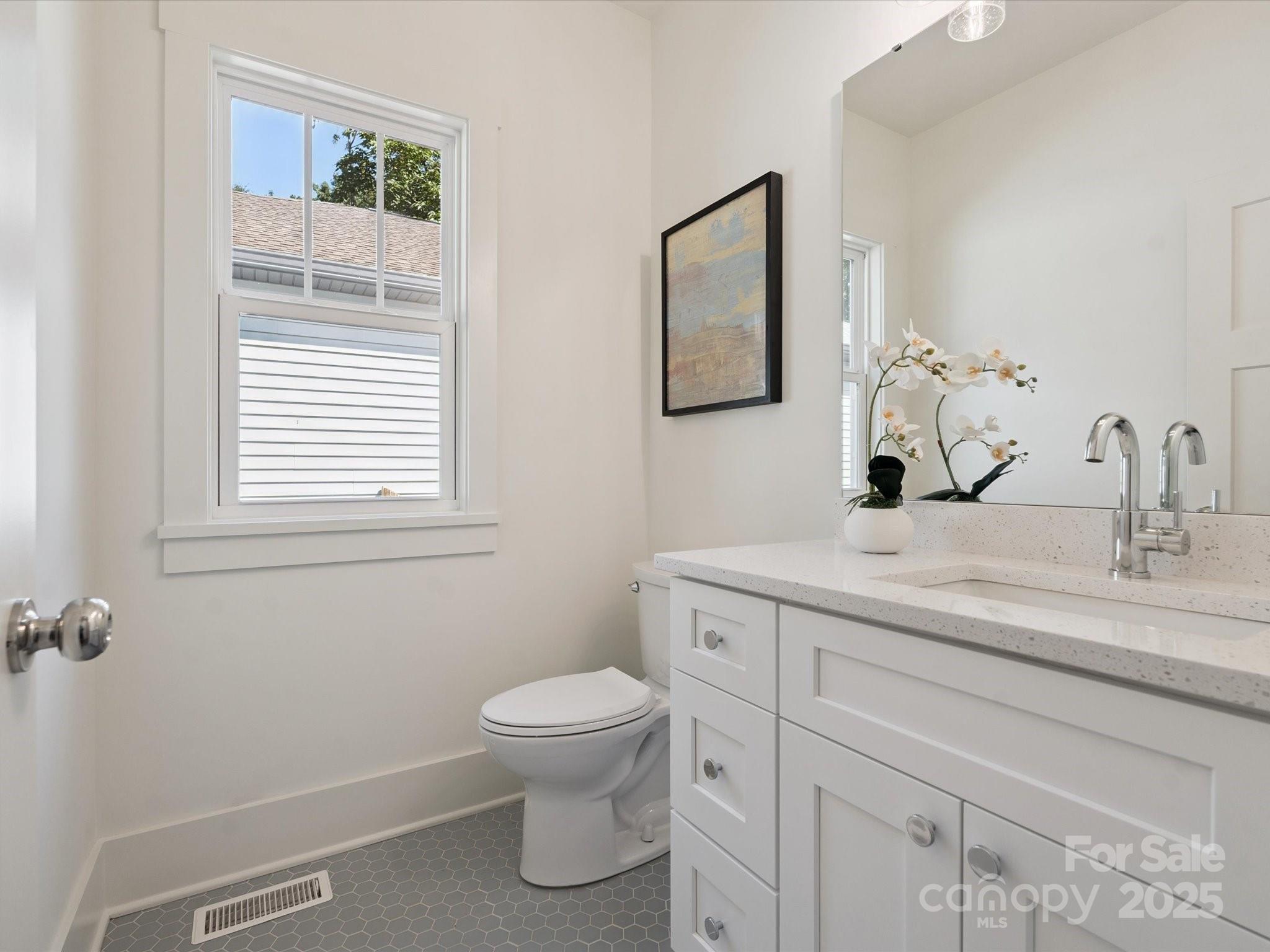4111 Rutgers Avenue — Charlotte