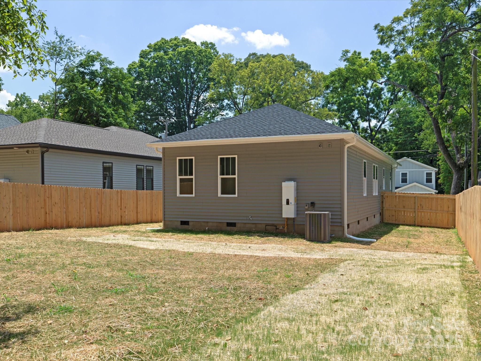 4111 Rutgers Avenue — Charlotte