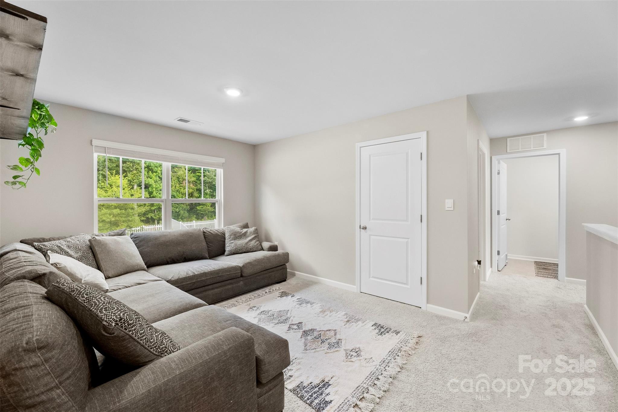 716 Saddlebred Lane — Locust
