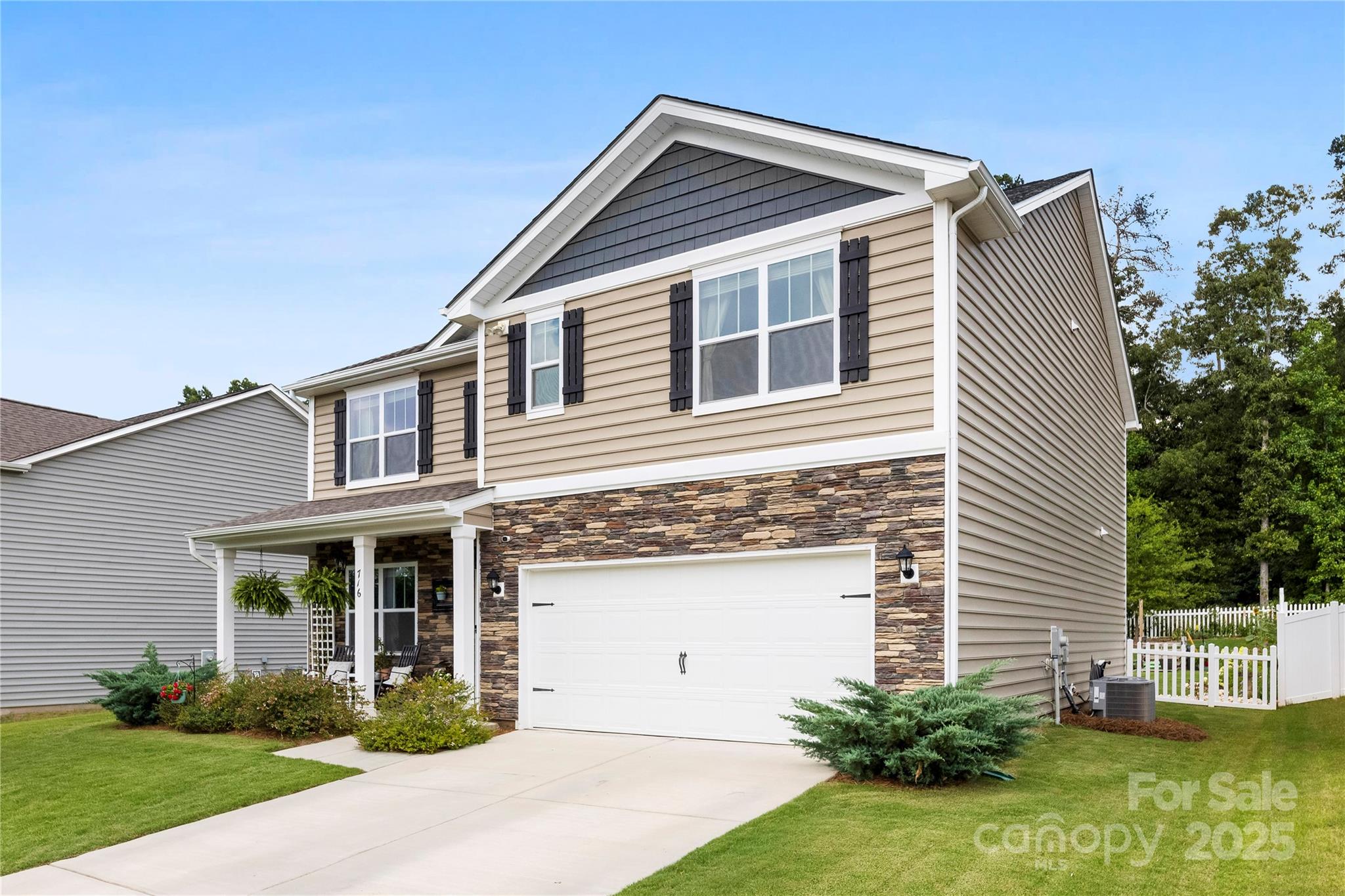 716 Saddlebred Lane — Locust