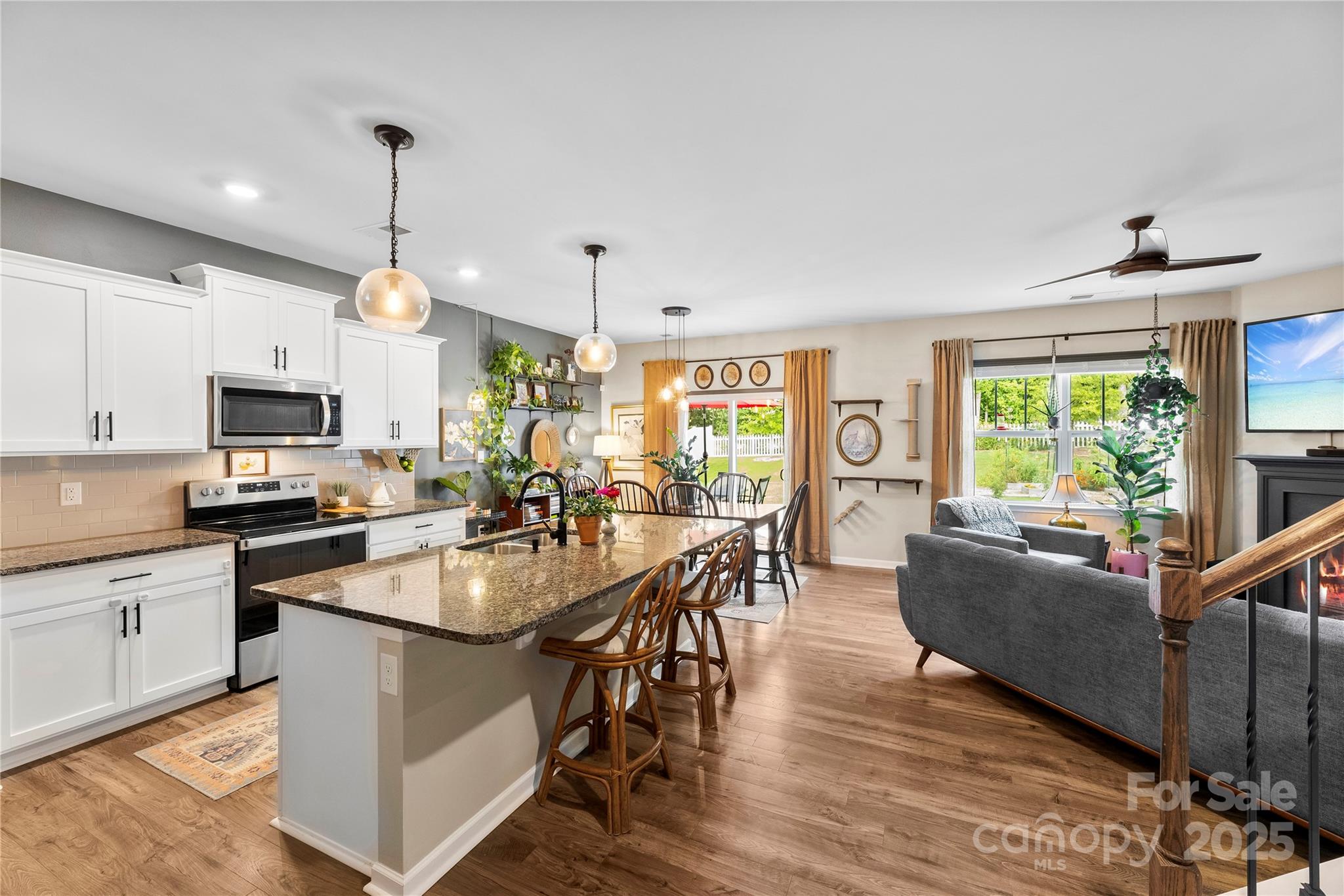 716 Saddlebred Lane — Locust