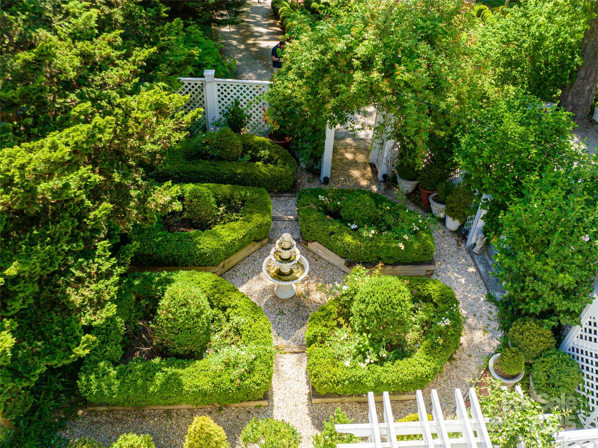 46 Cumberland Circle — Asheville