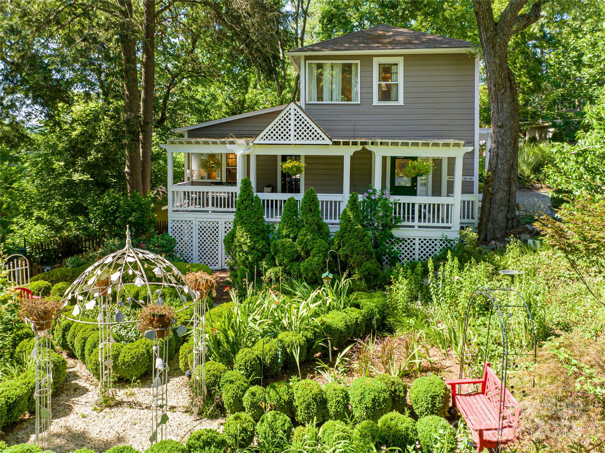 46 Cumberland Circle — Asheville