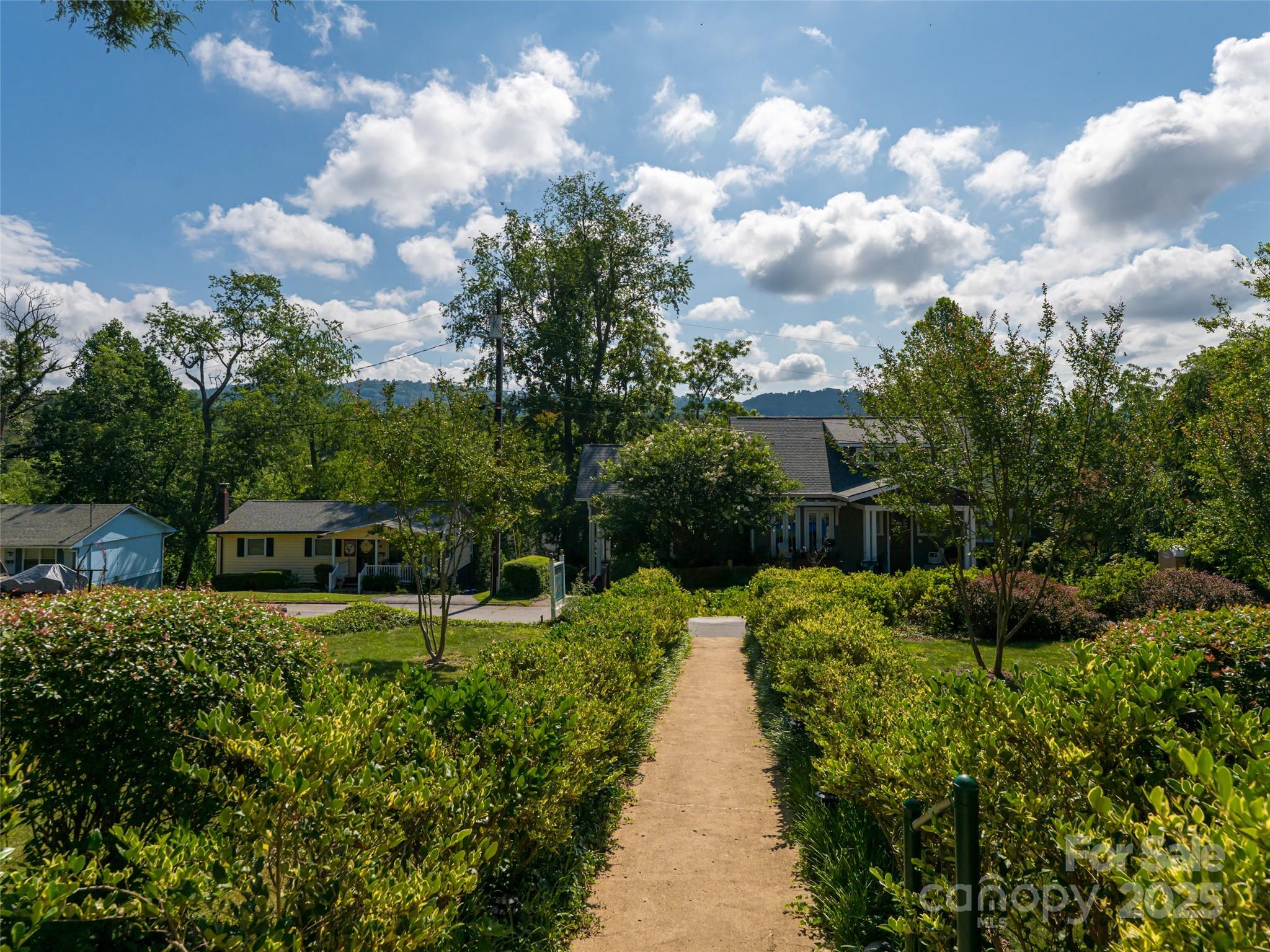 46 Cumberland Circle — Asheville
